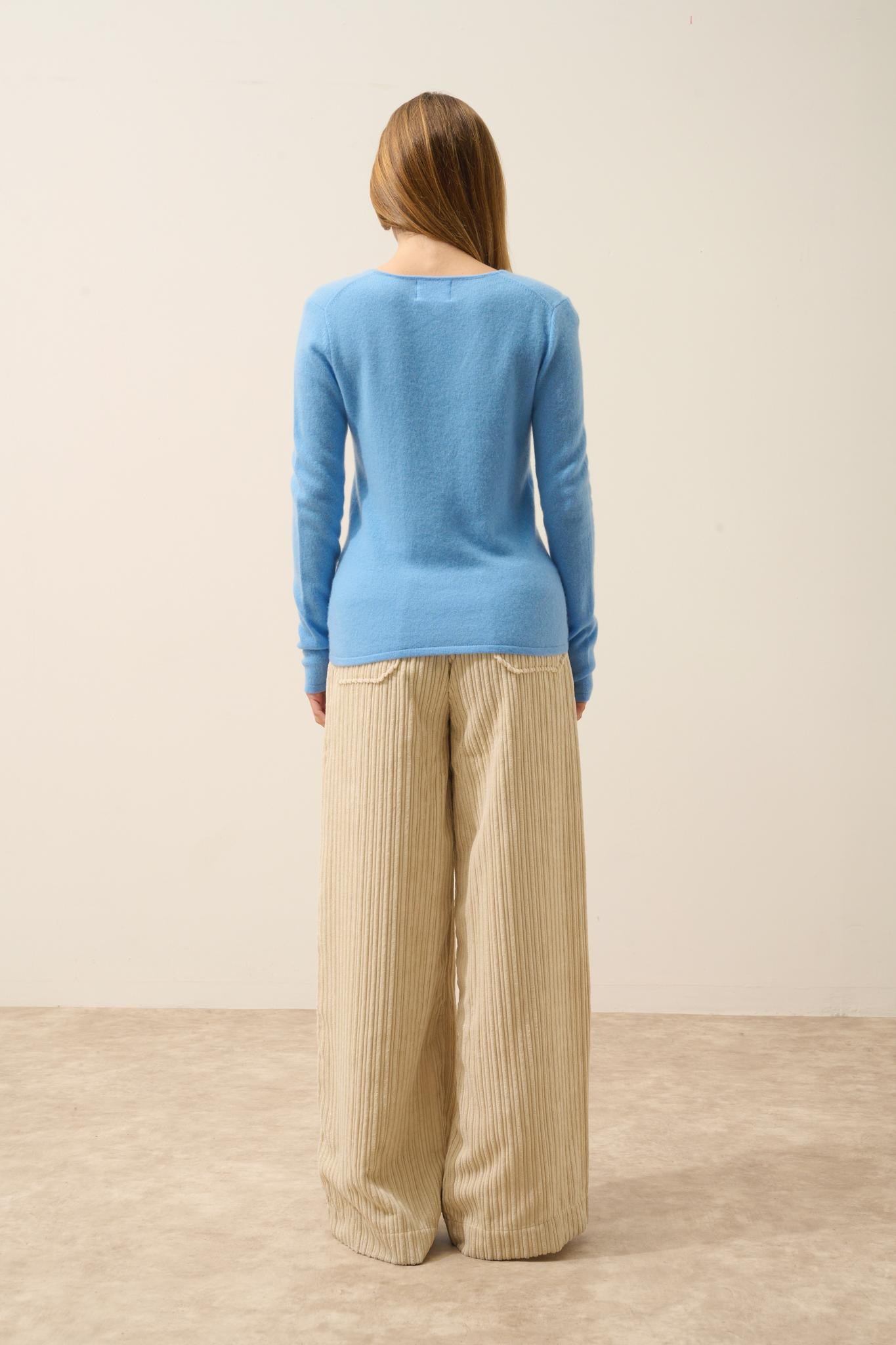 JOAN v-neck sweater baby blue