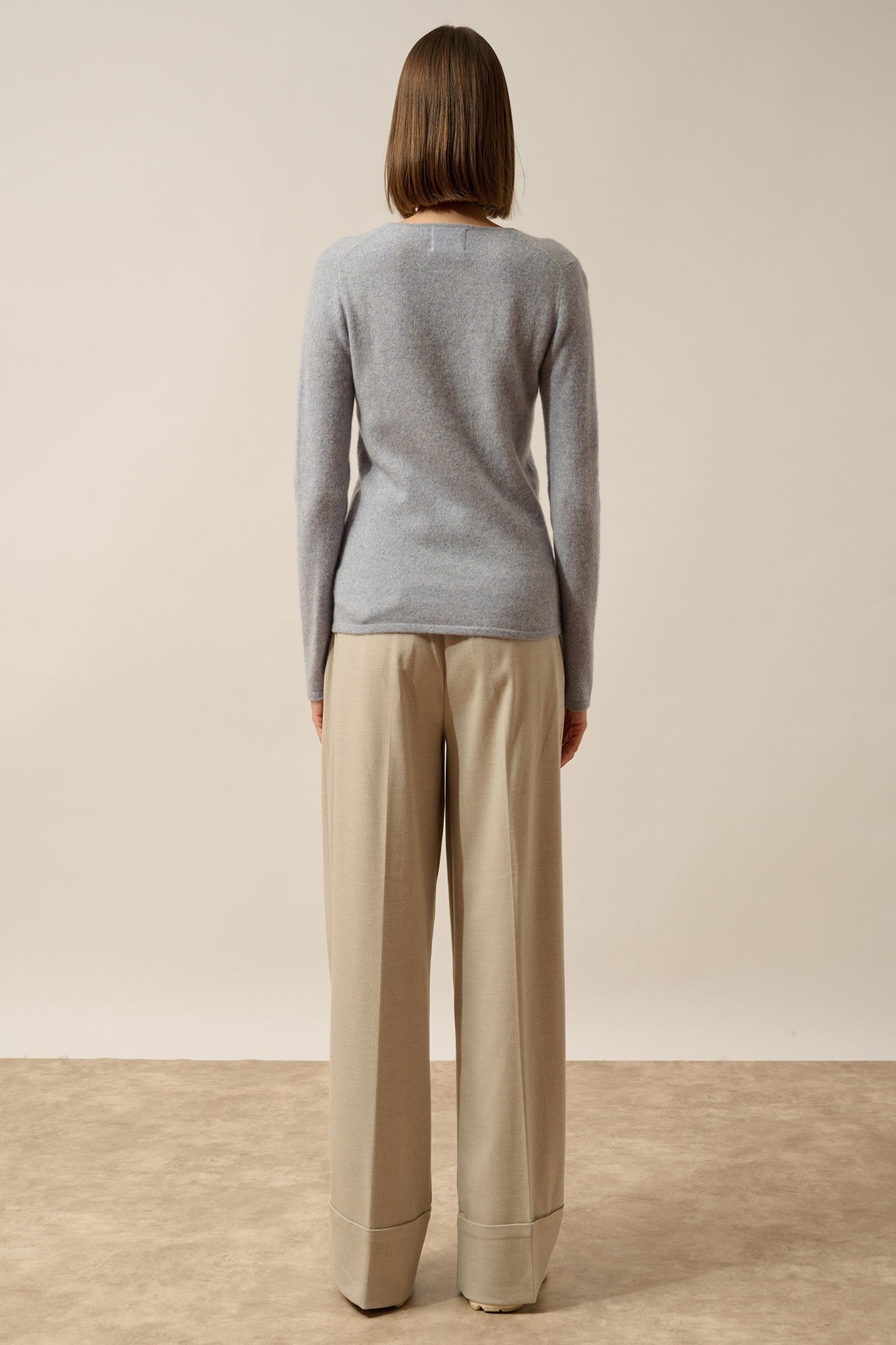 JOAN pull col v bleu ivoire