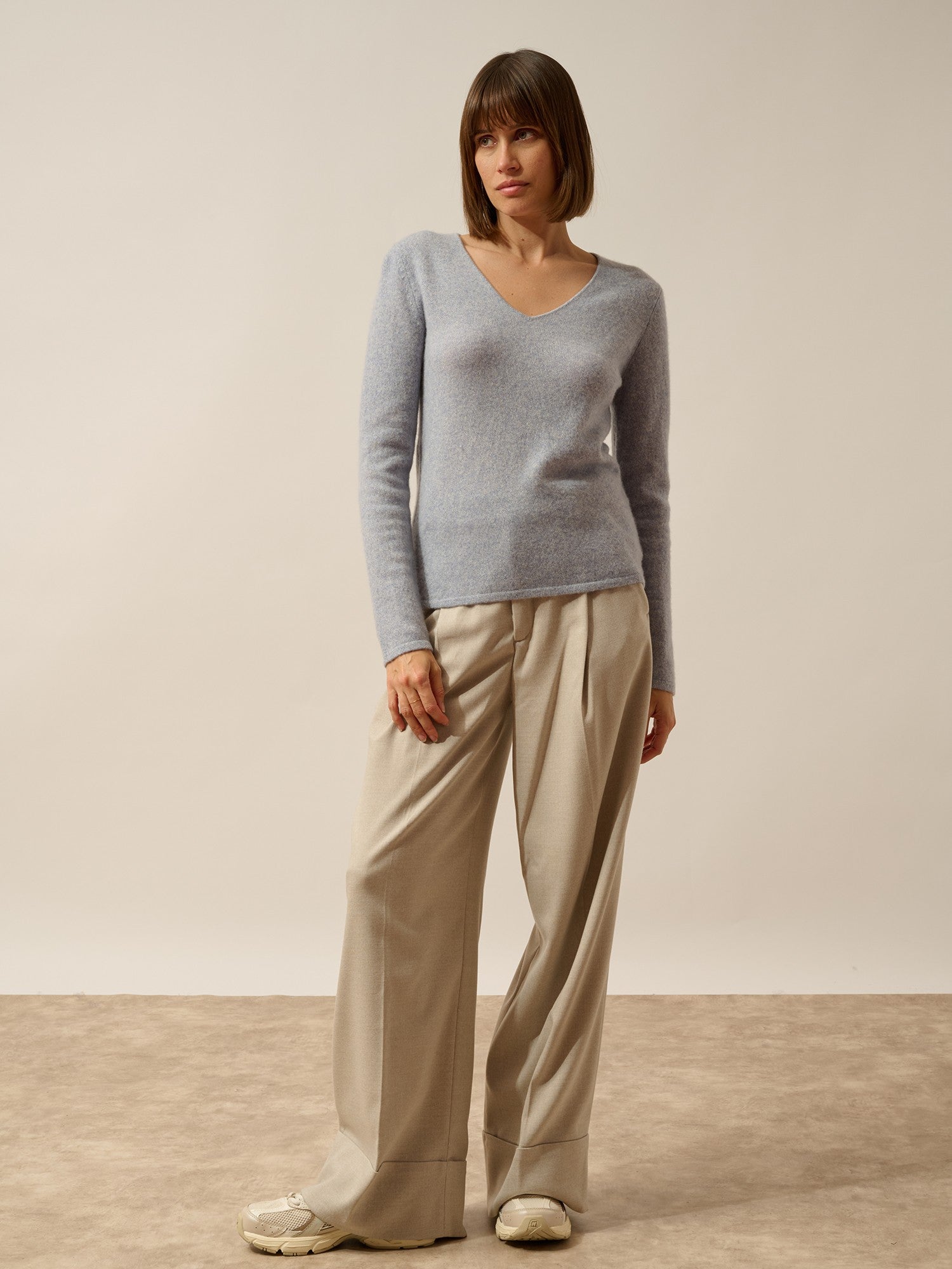 joan pull col v bleu ivoire