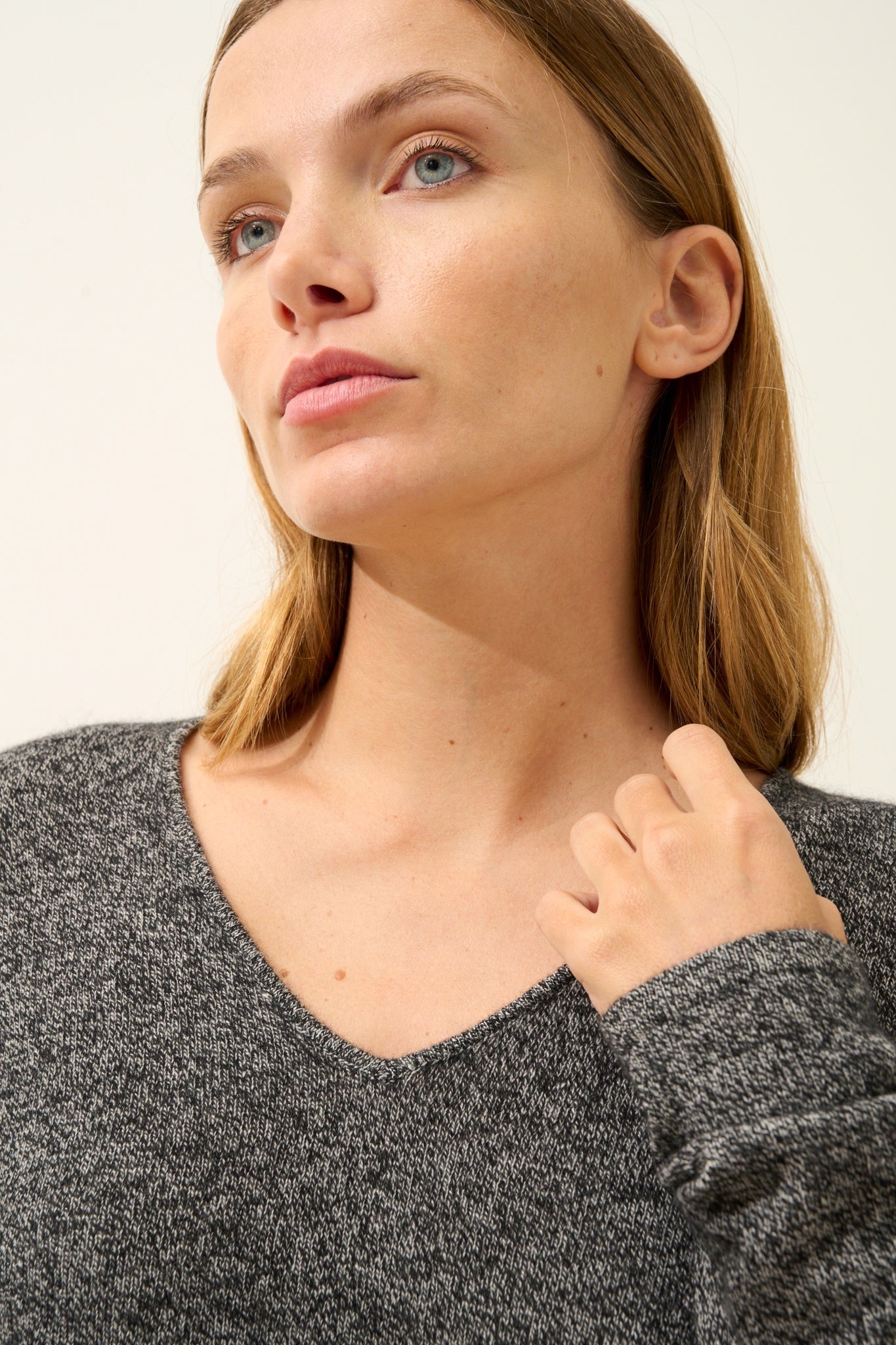 JOAN pull col v noir/blanc