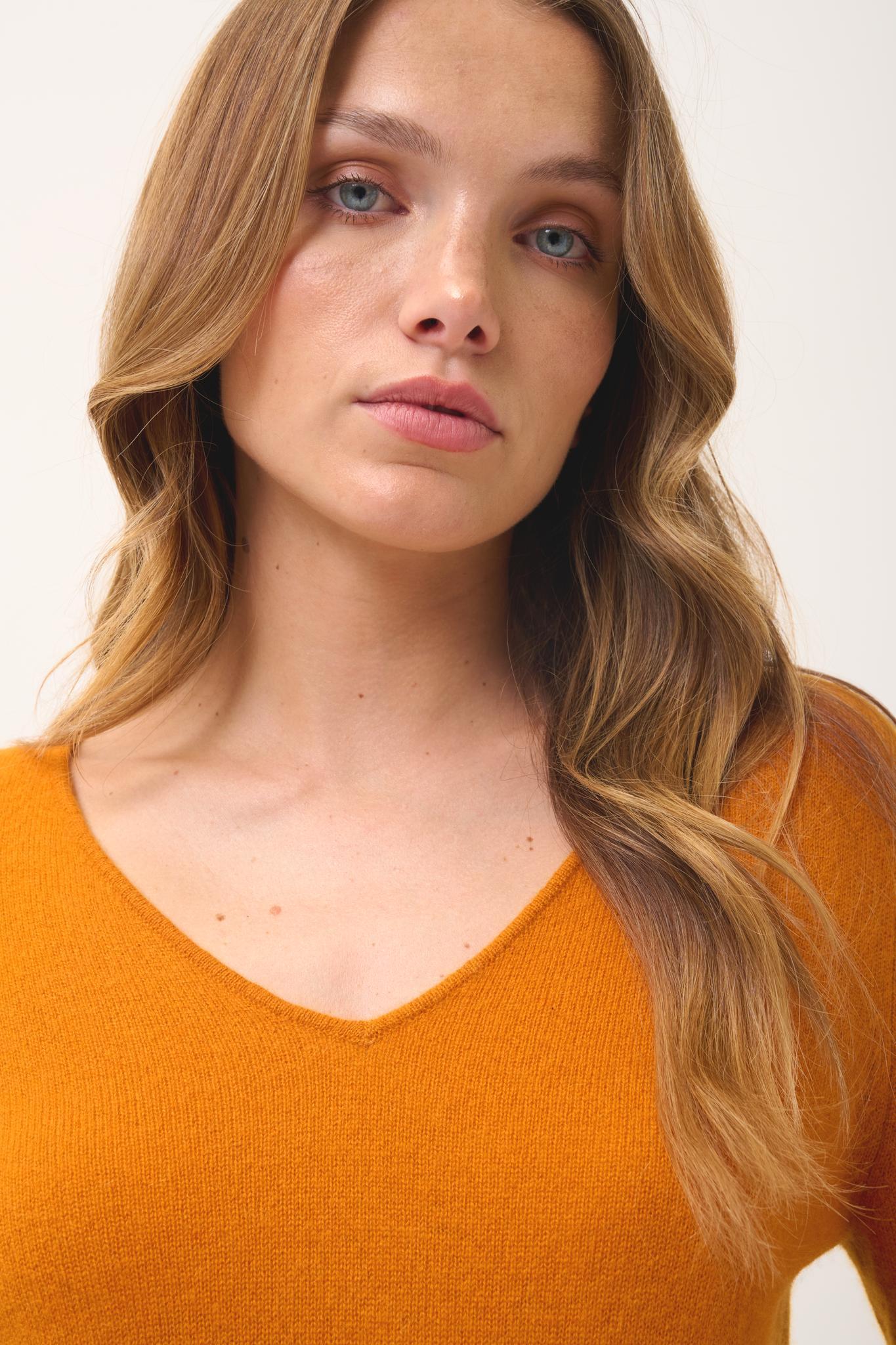 JOAN v-neck sweater ochre