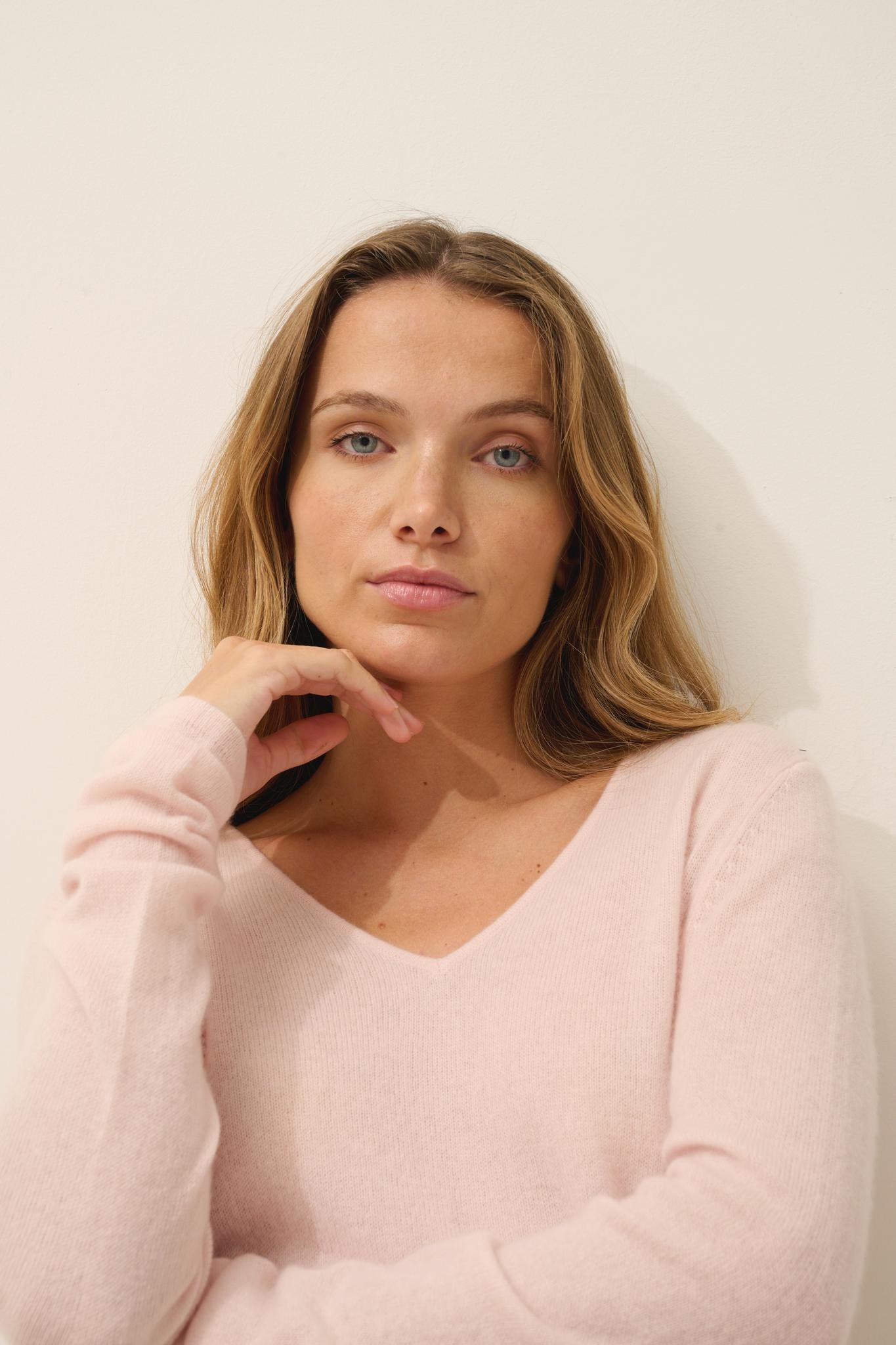 JOAN v-neck sweater powder