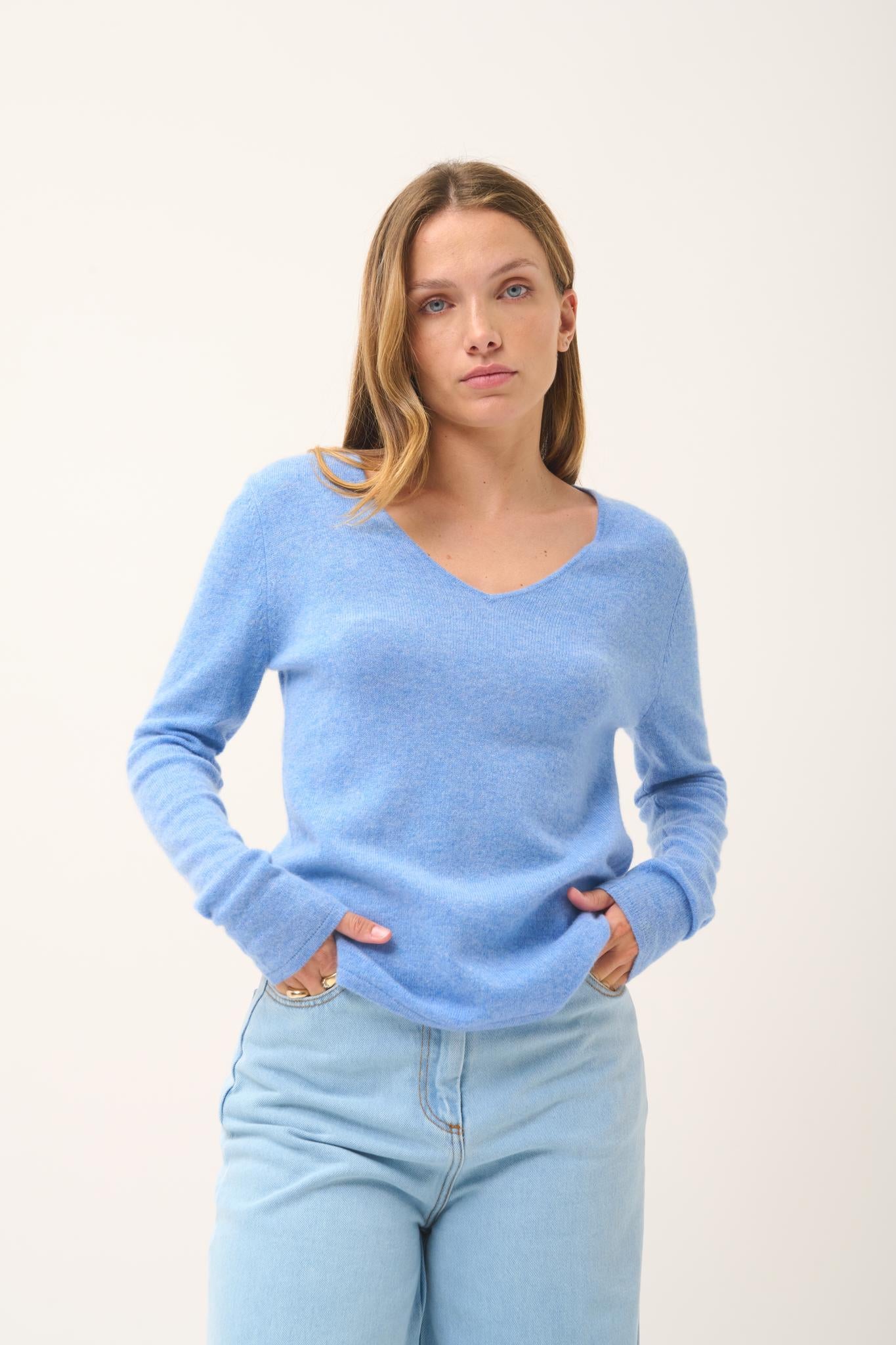 JOAN v-neck sweater sky