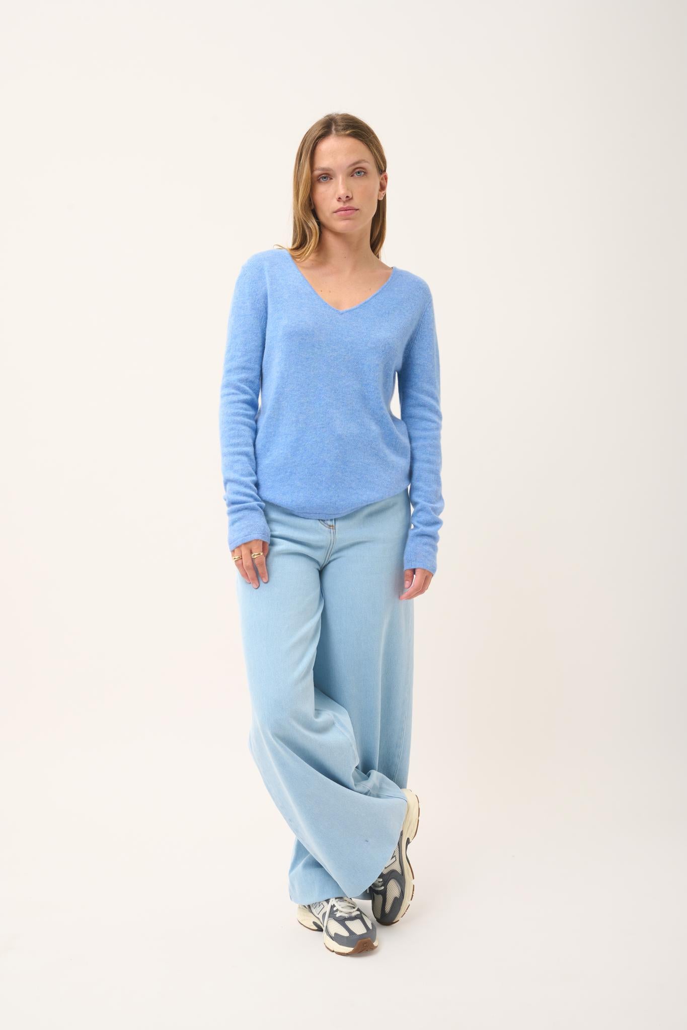 JOAN v-neck sweater sky