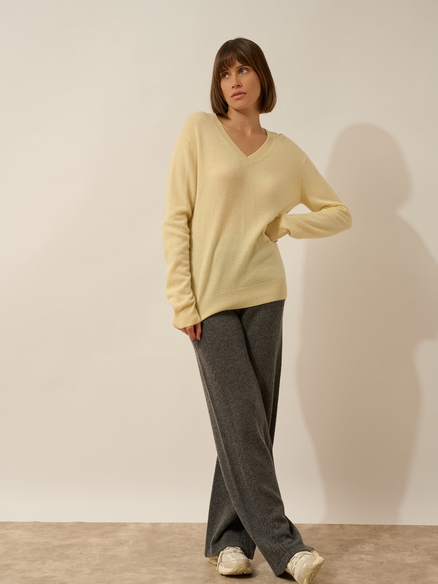 NORA V-neck sweater in lemonade