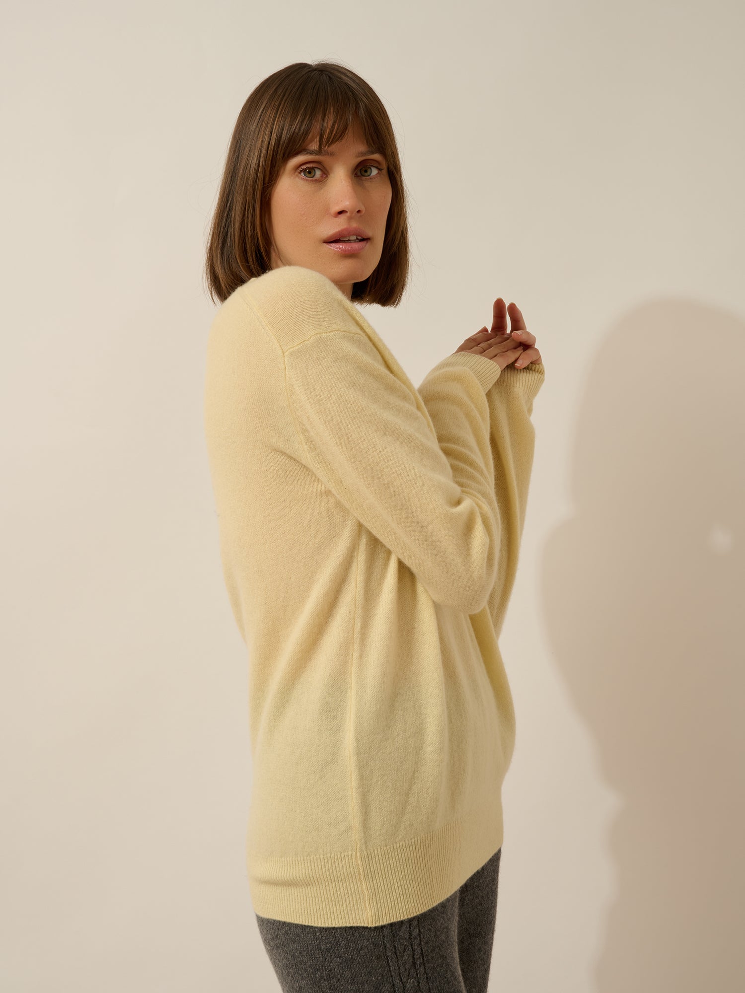 NORA V-neck sweater in lemonade