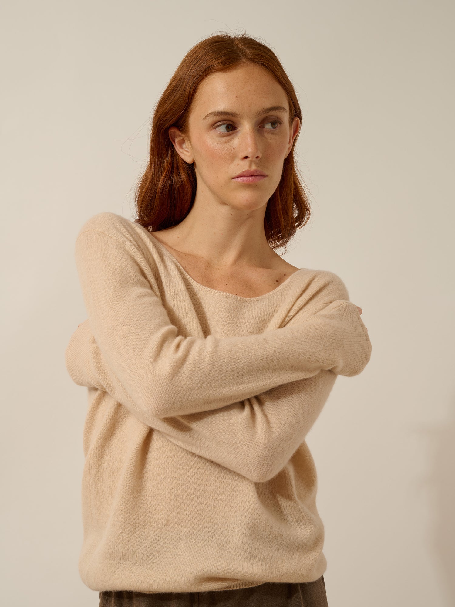 FIONA boat-neck sweater sand