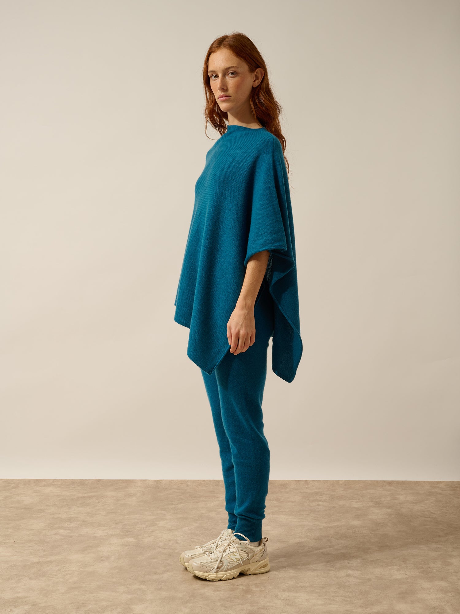 ASHLEY poncho col bateau paon