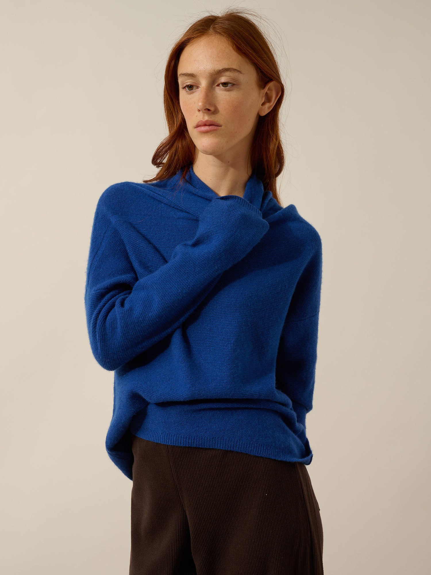 BLANTYRE pull col roulé outremer