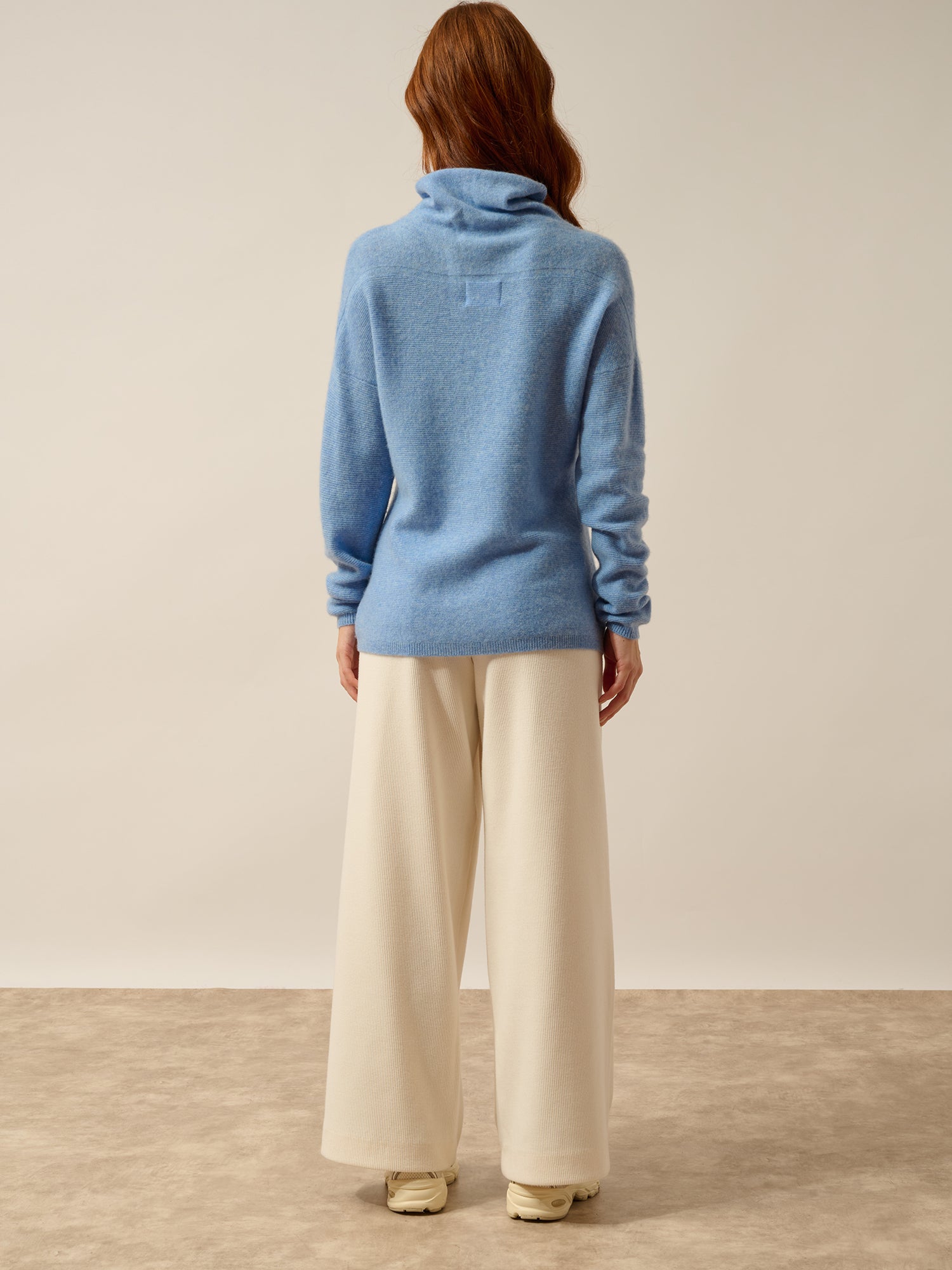 BLANTYRE pull col roulé sky