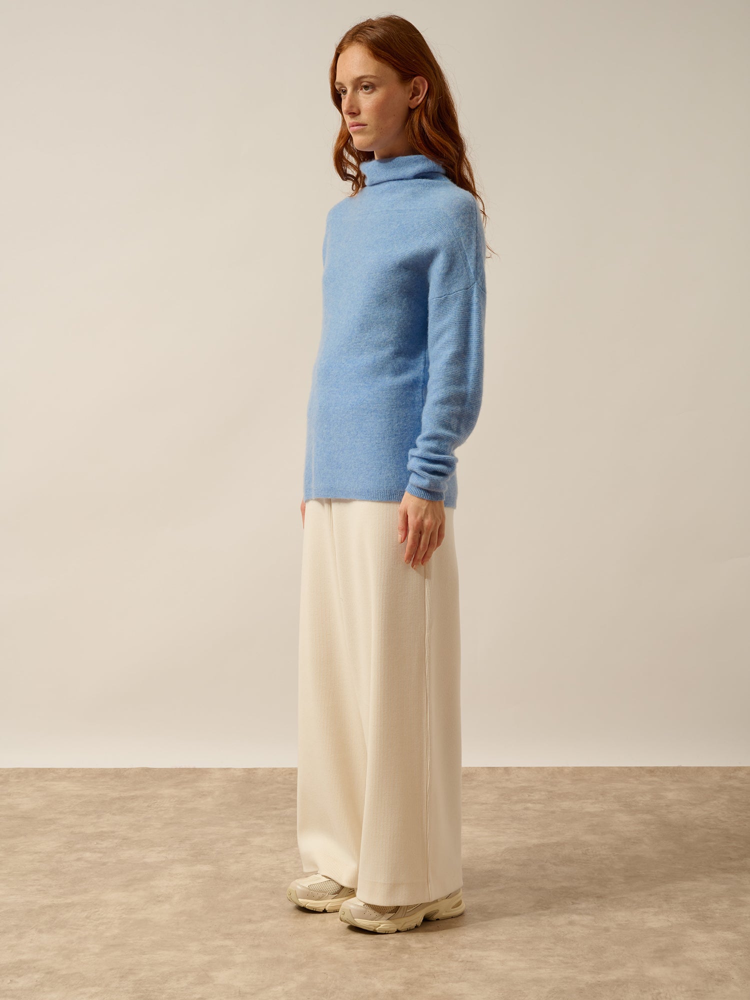 BLANTYRE pull col roulé sky