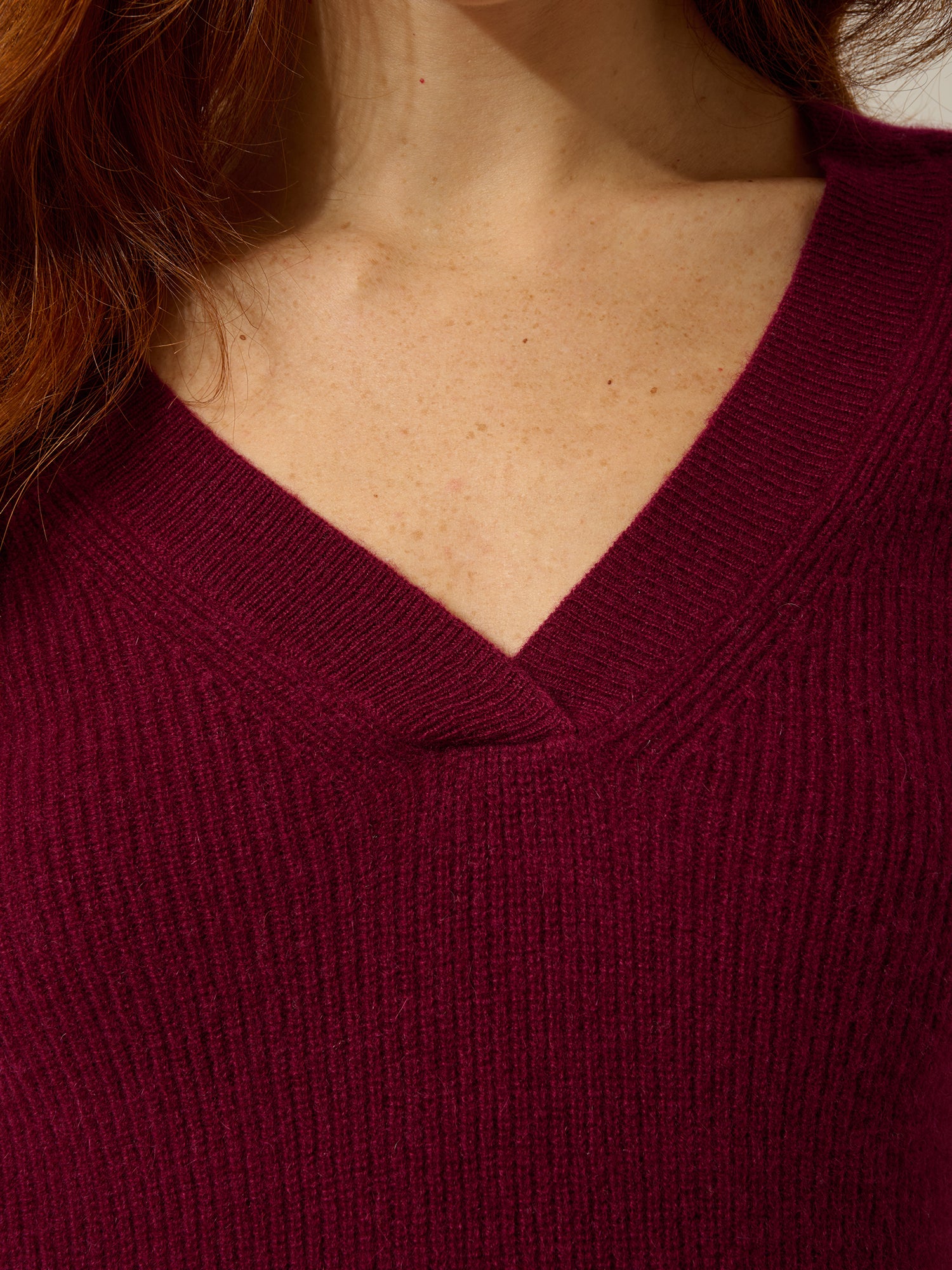 ISALUNE pull col v bordeaux