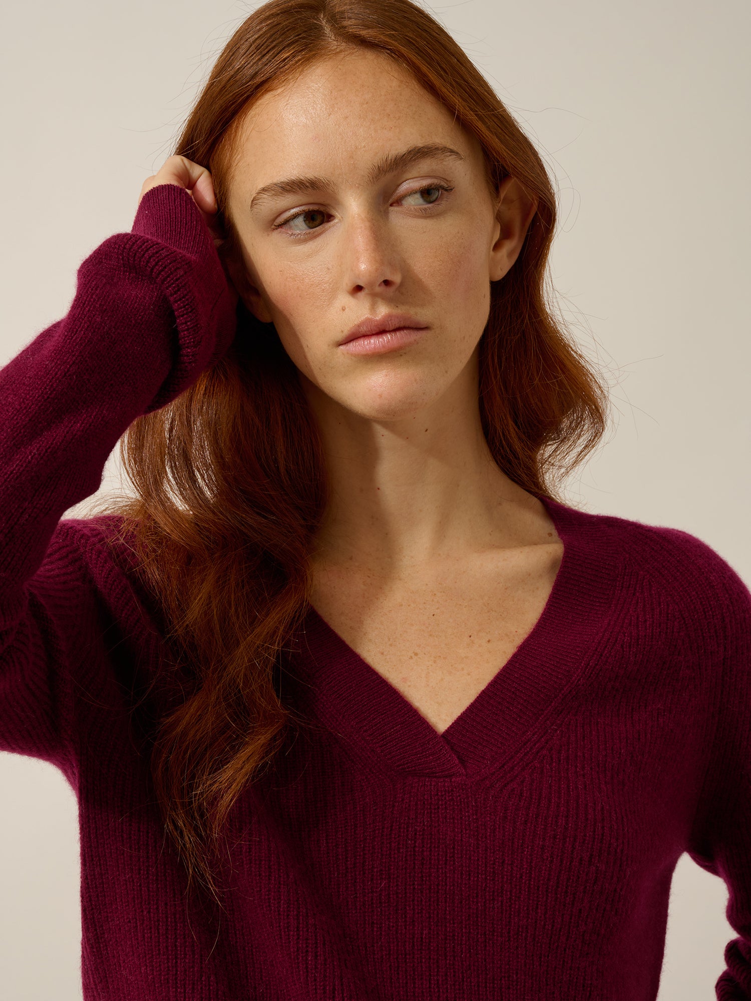 ISALUNE pull col v bordeaux