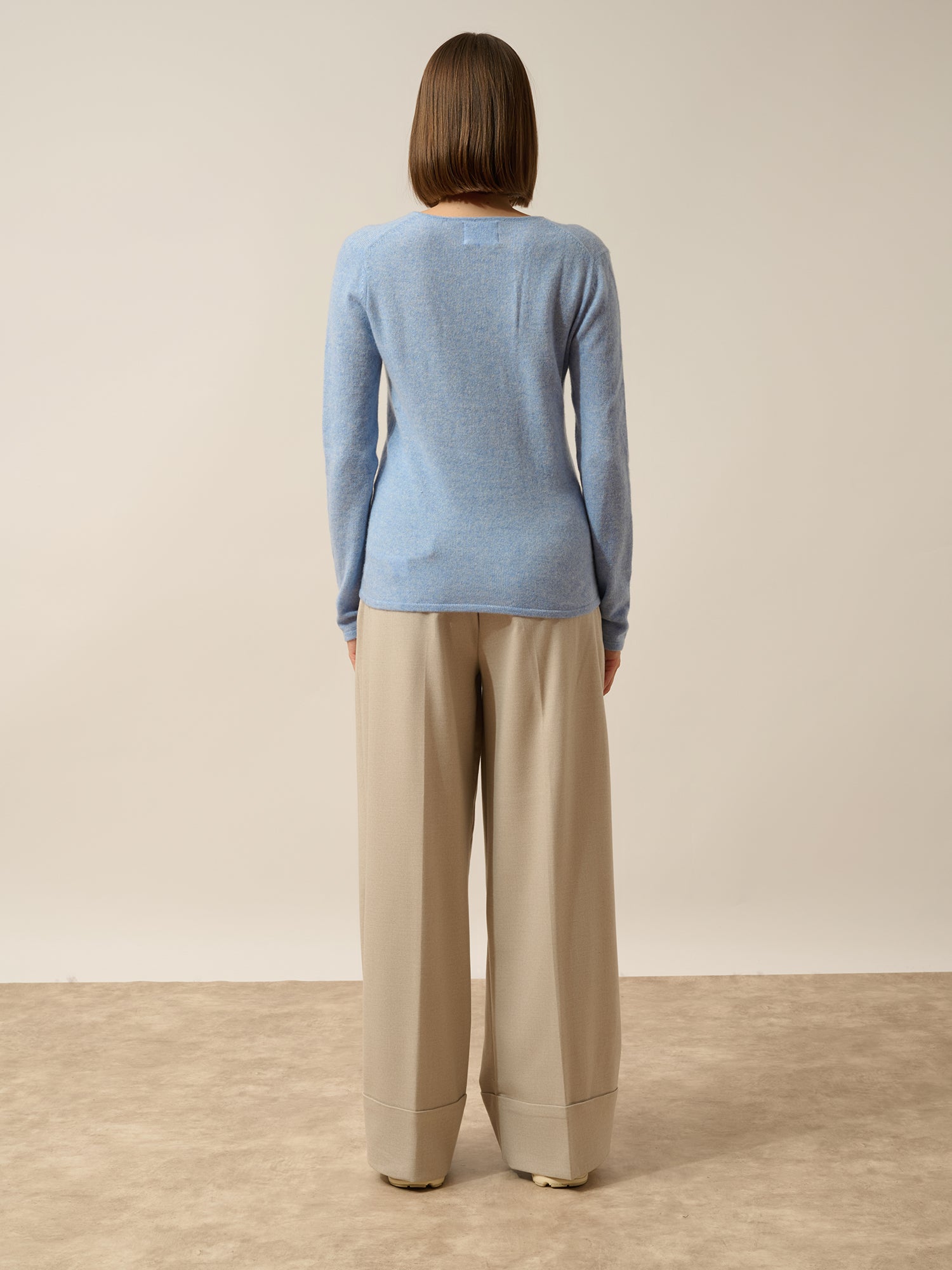 JOAN pull col v bleu ciel chiné