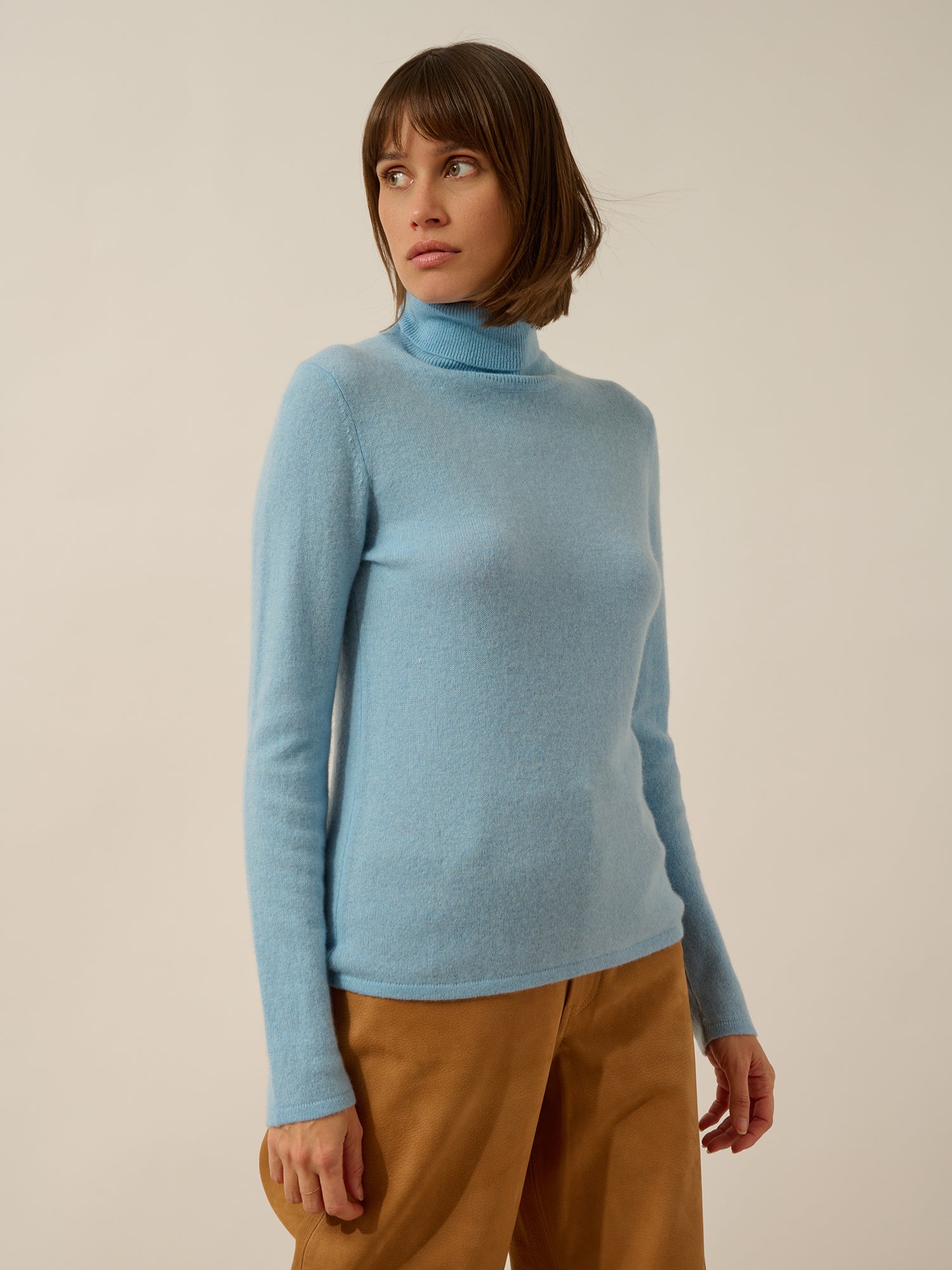 AVA pull col roulé bleu inca