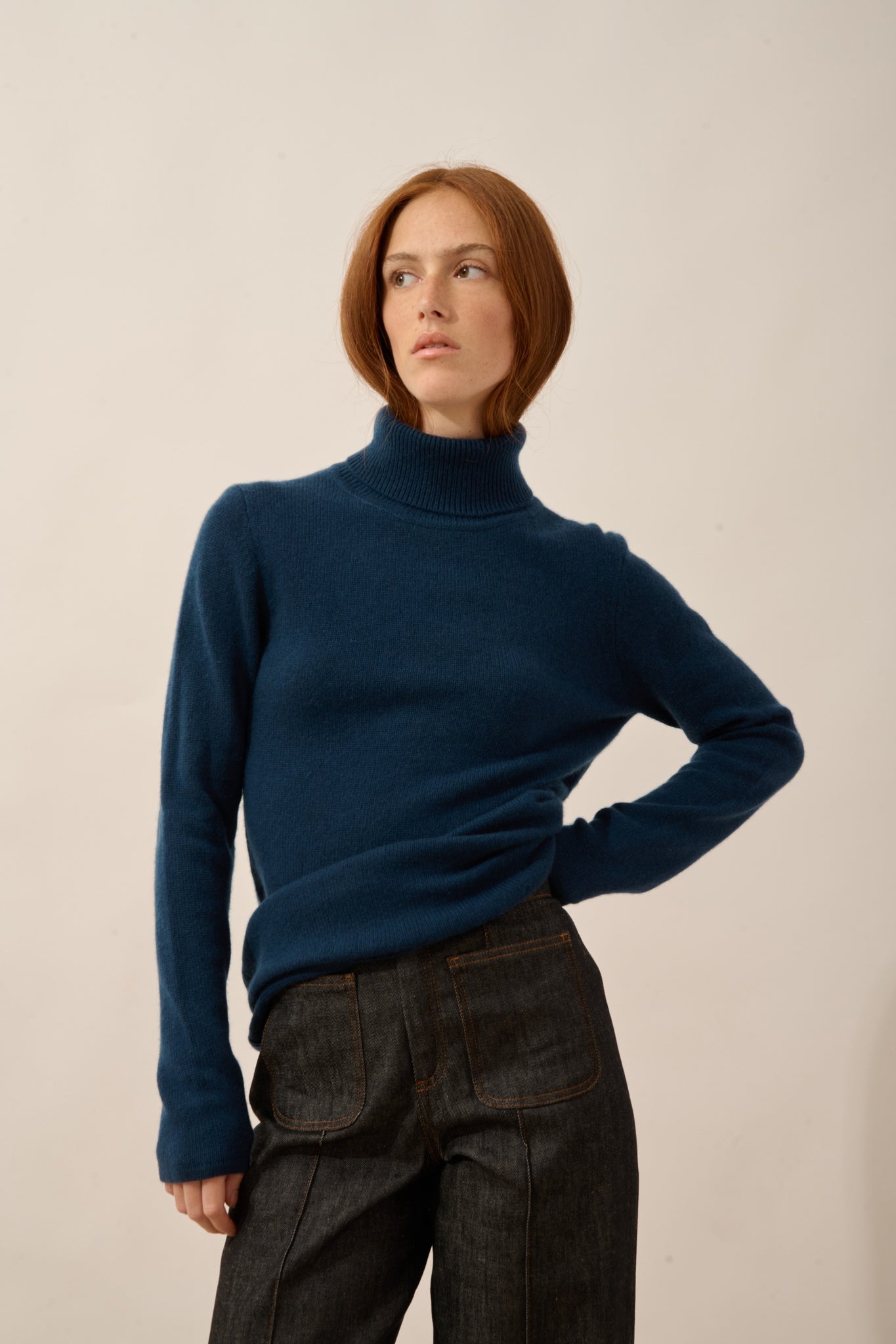 JUNE pull col roulé 4 fils bleu pétrole