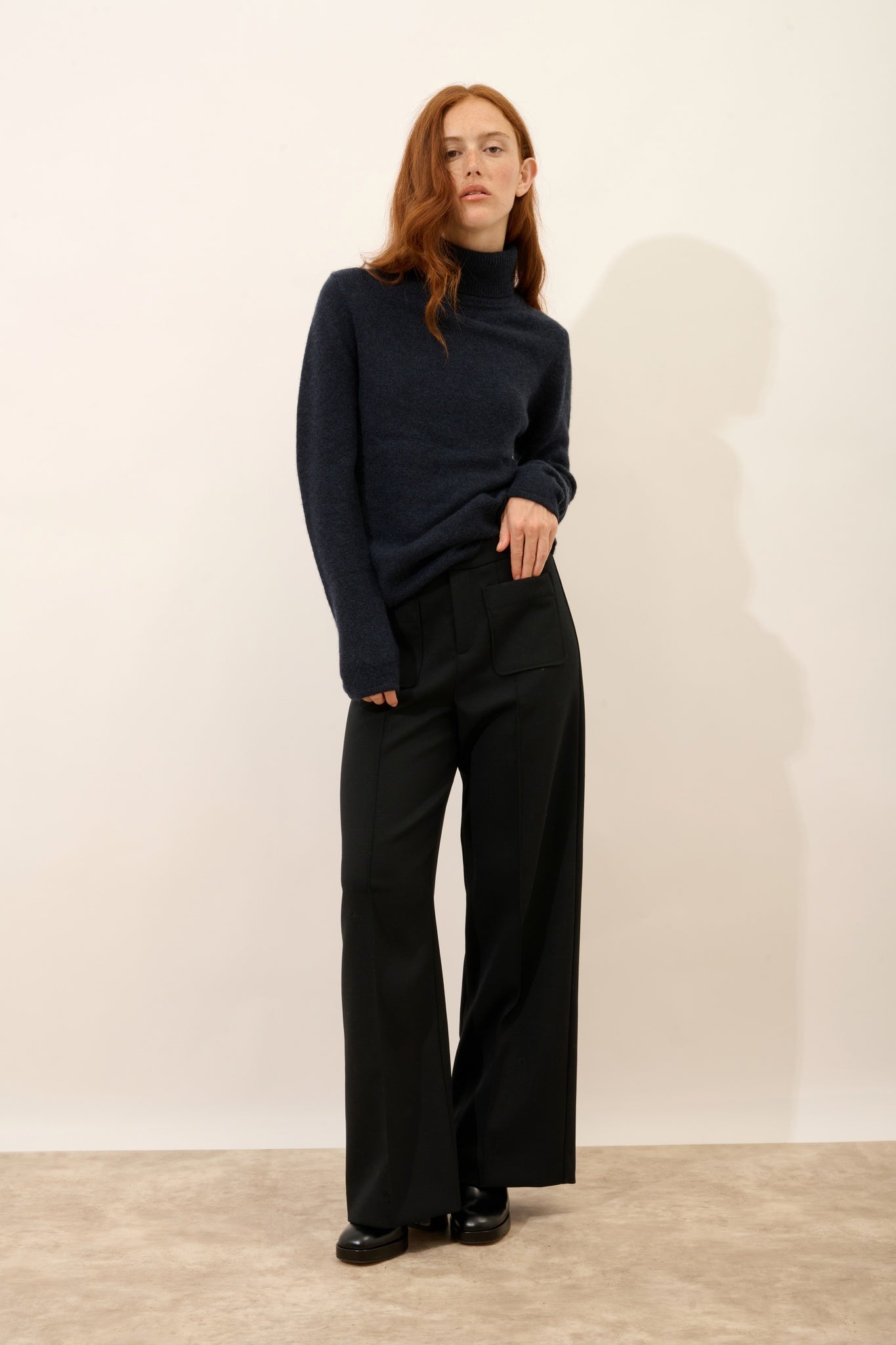 JUNE pull col roulé 4 fils caviar