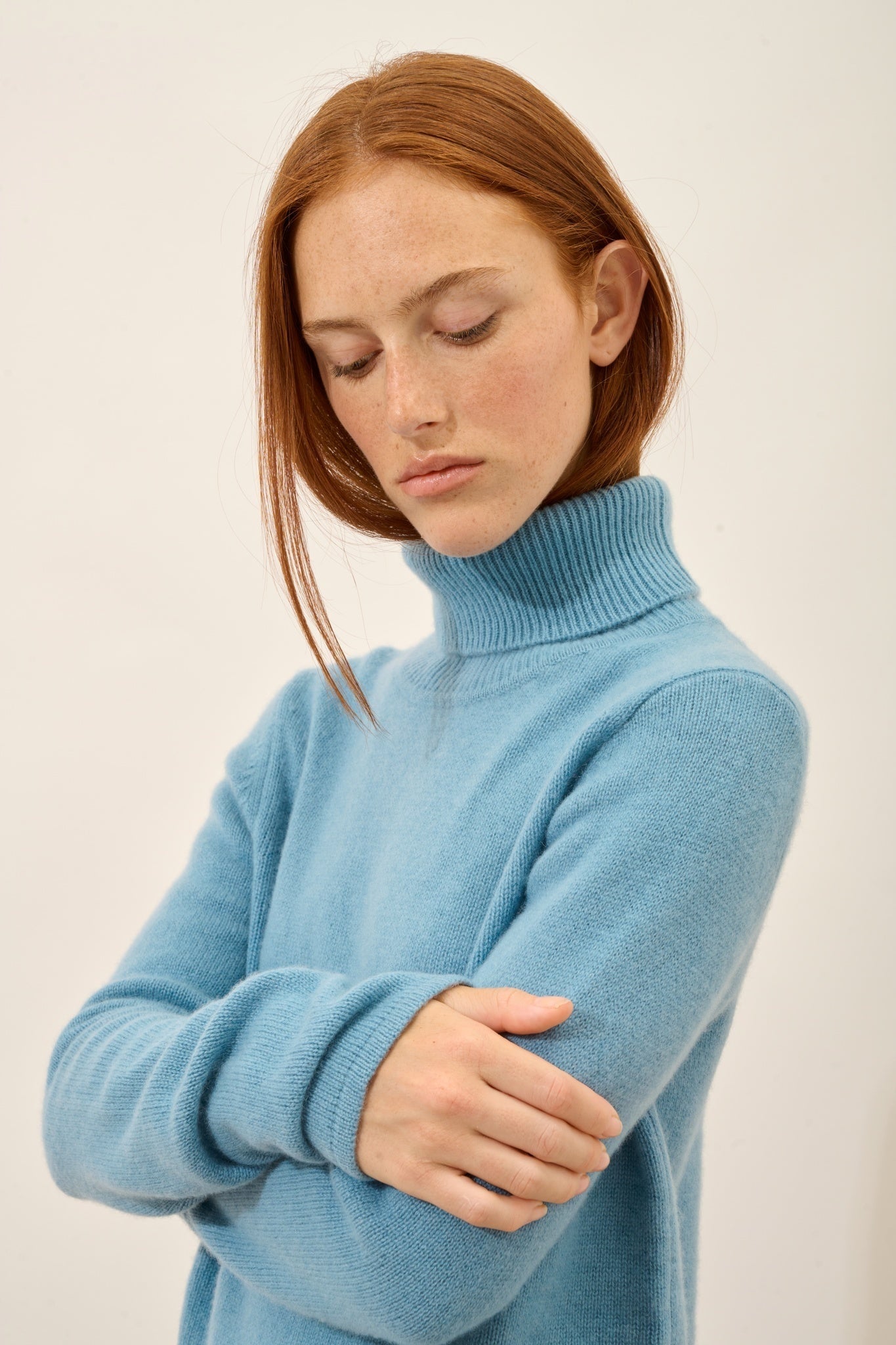 JUNE pull col roulé 4 fils petrole clair