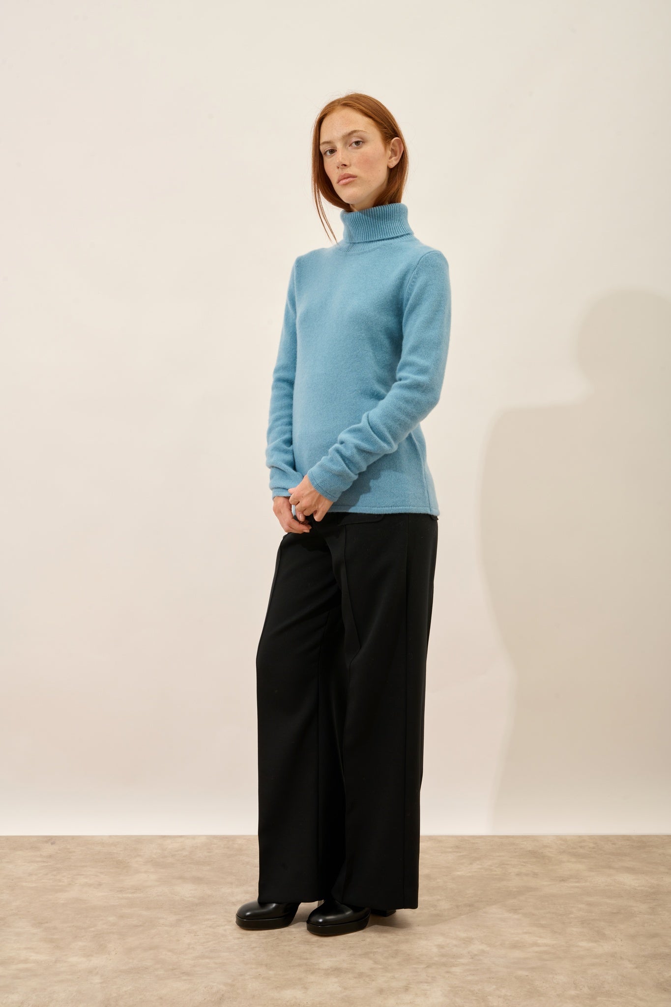 JUNE pull col roulé 4 fils petrole clair