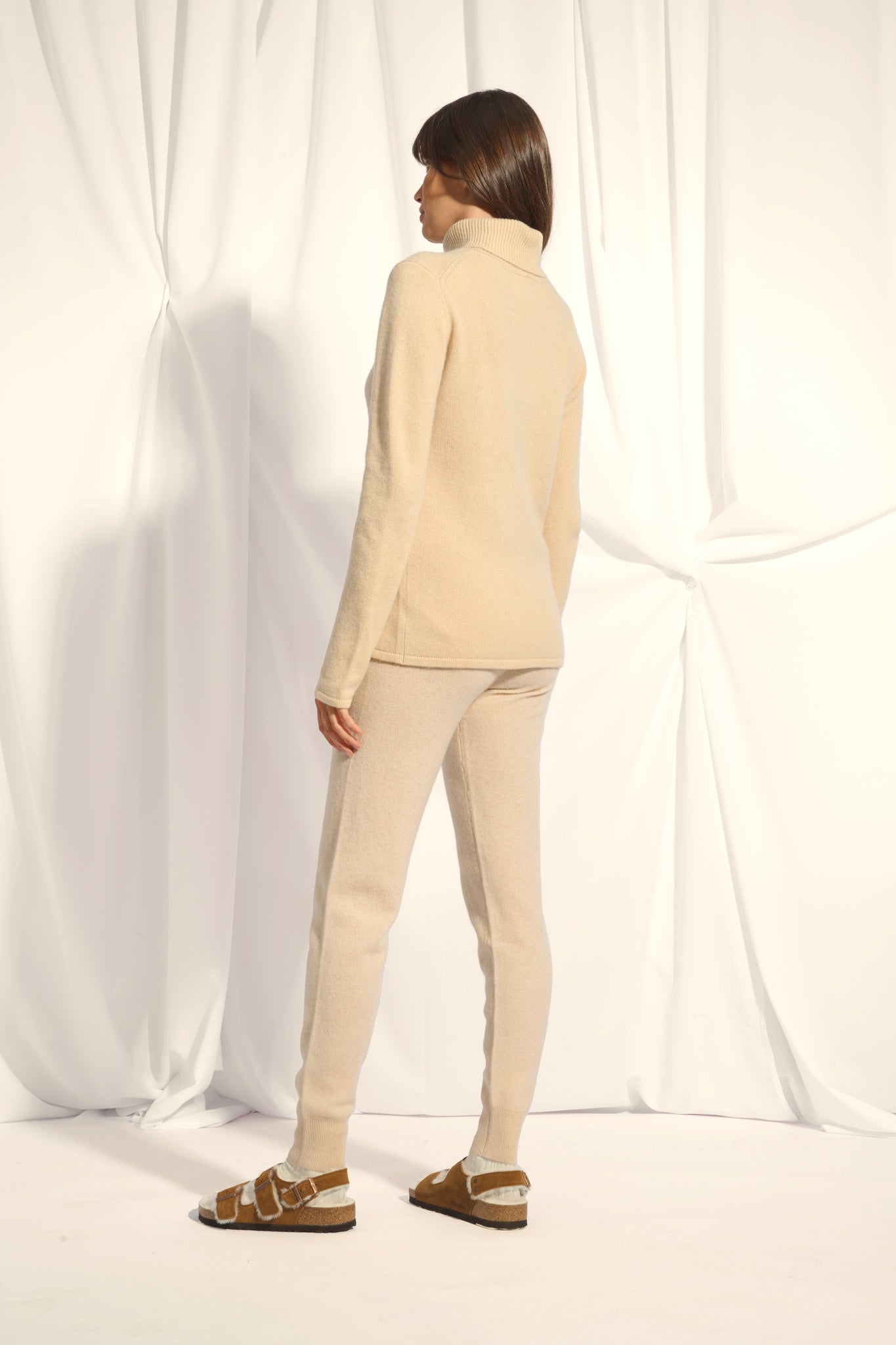 JUNE pull col roulé beige