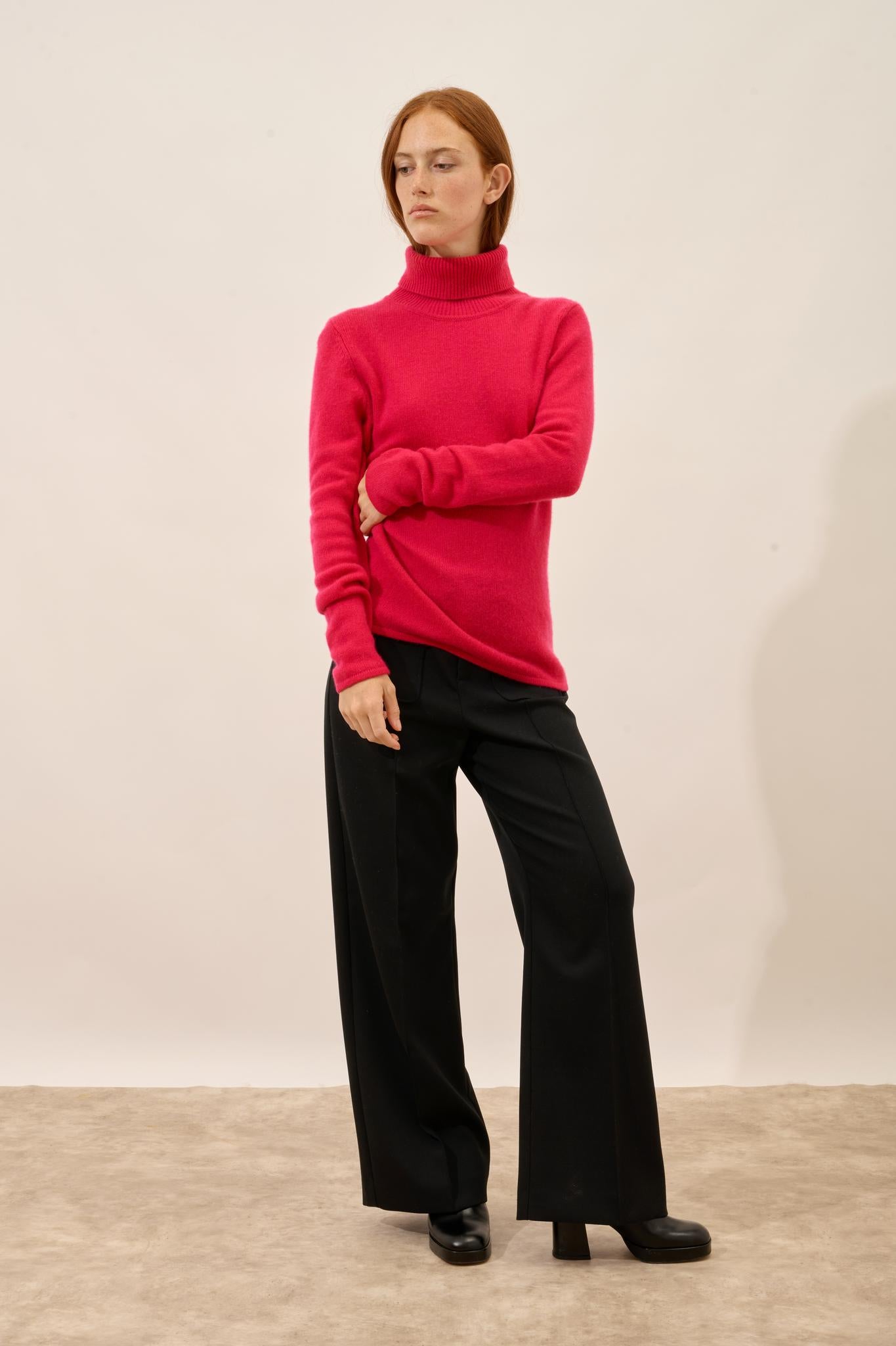 JUNE pull col roulé fuchsia