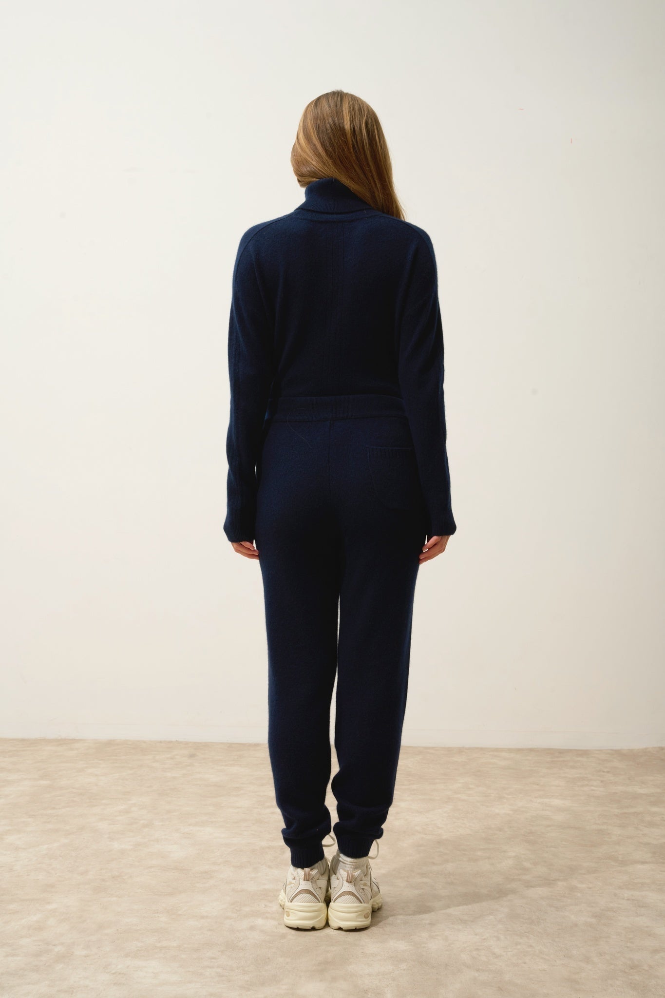 KIRAUNA 4-thread navy jogging pants