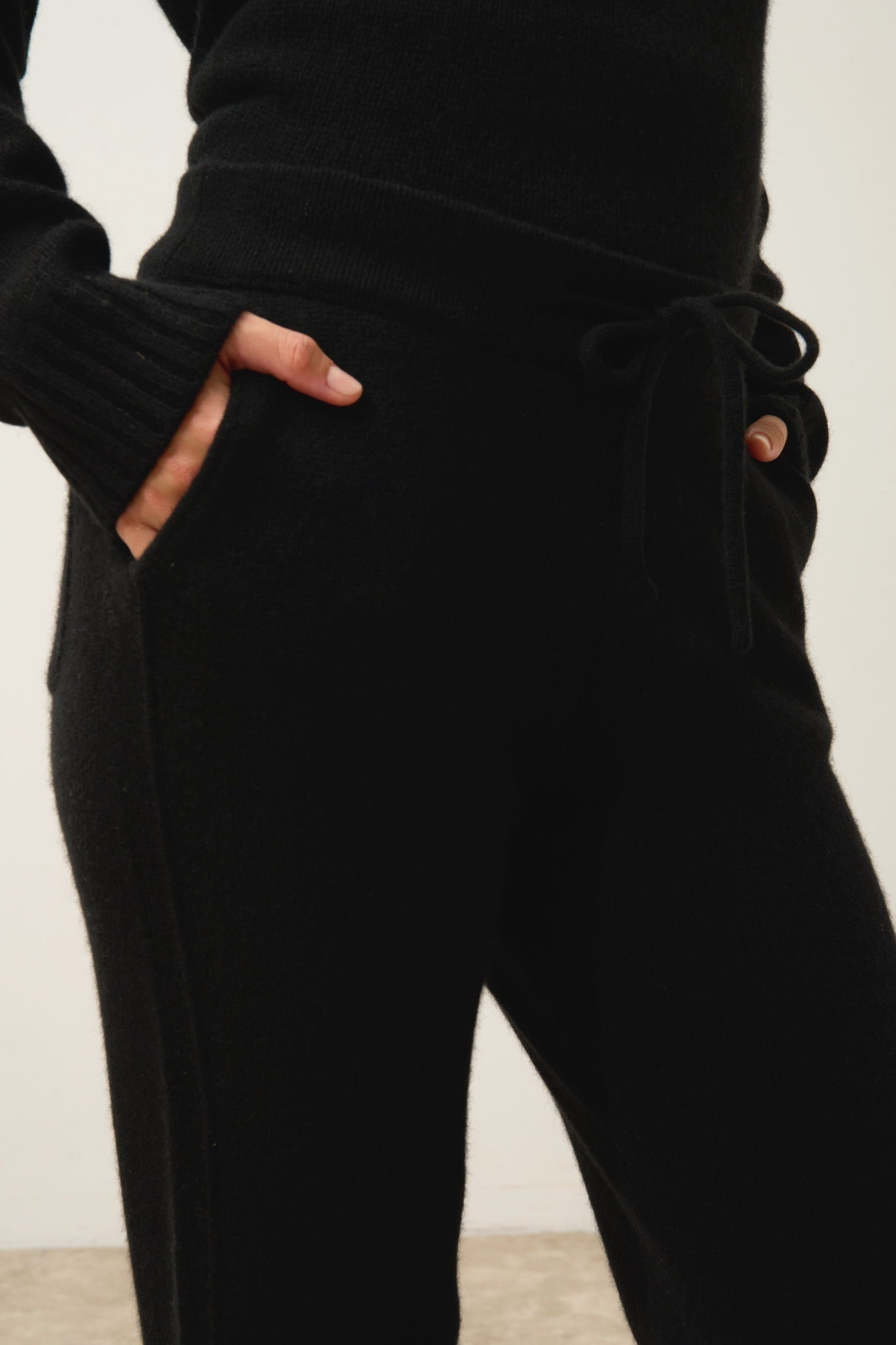 KIRAUNA 4-thread jogging pants, black