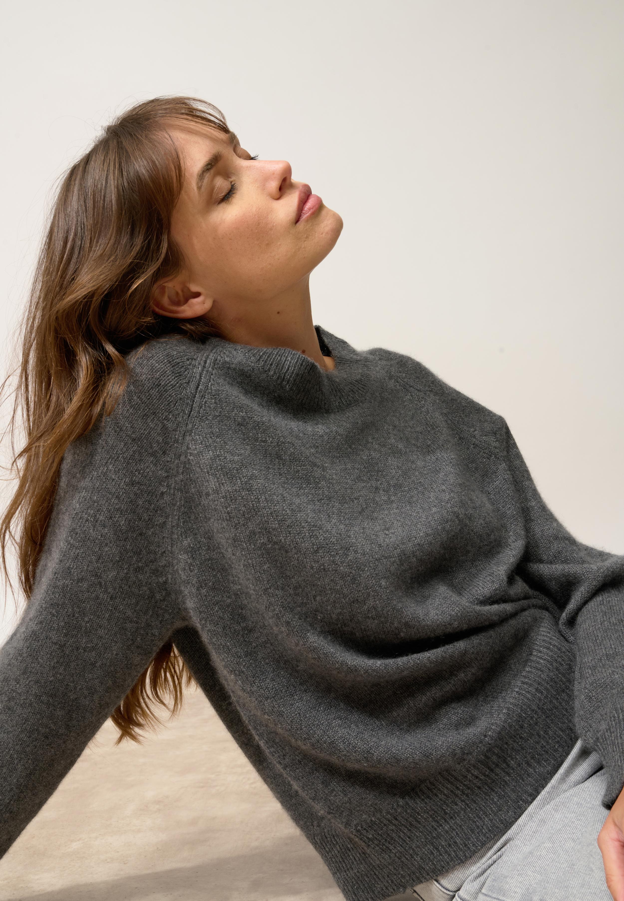 KONA round-neck sweater anthracite mottled