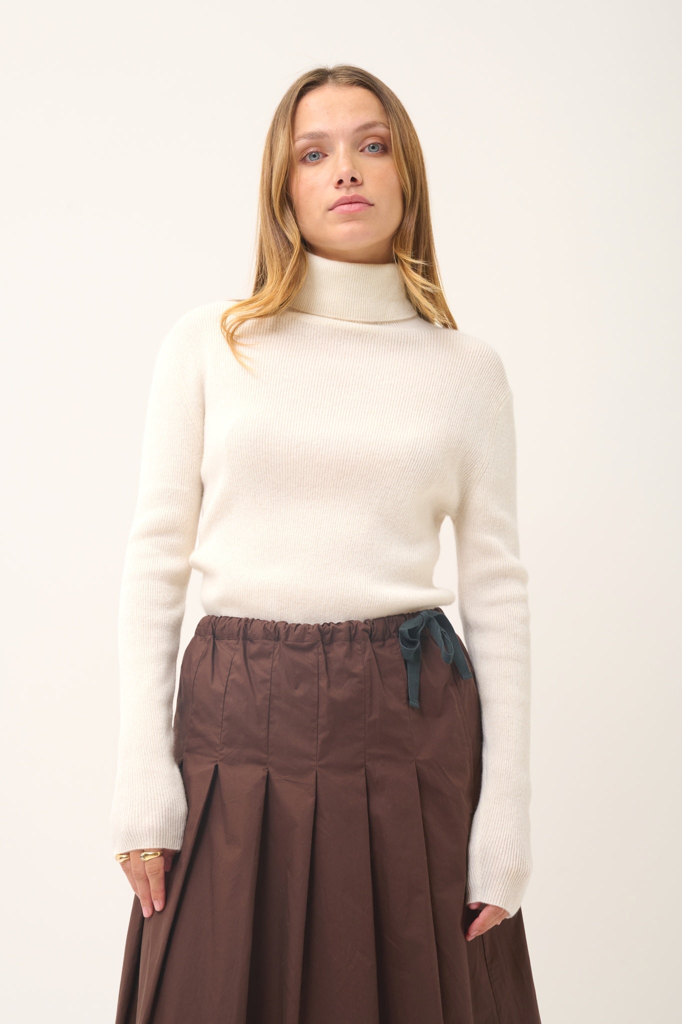 LANAIS snow turtleneck sweater
