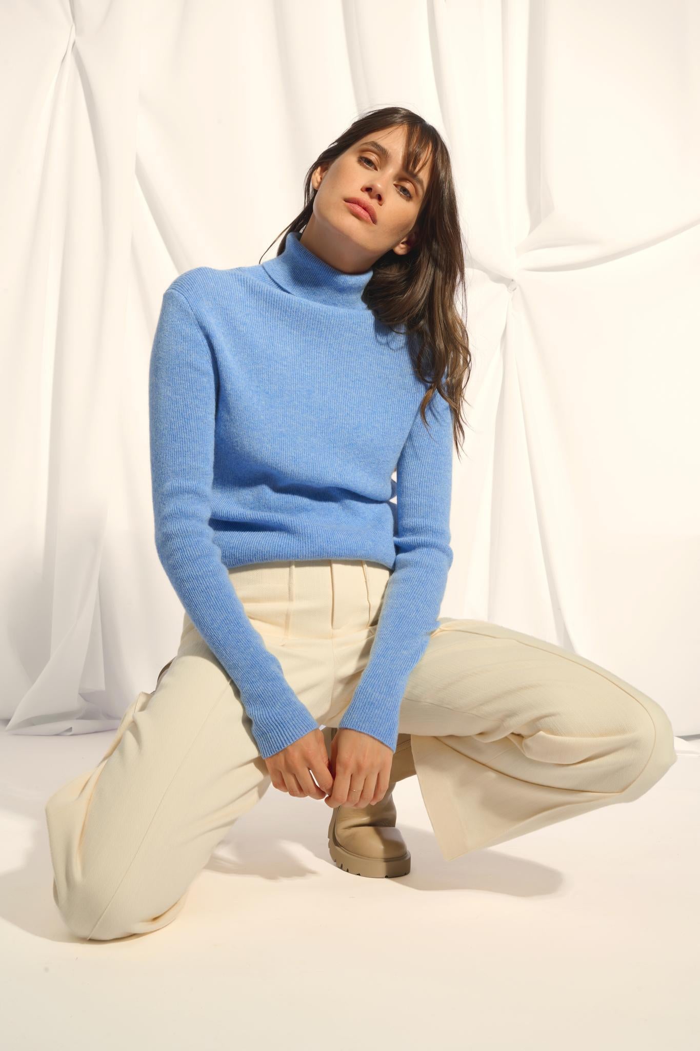 LANAIS pull col roulé sky