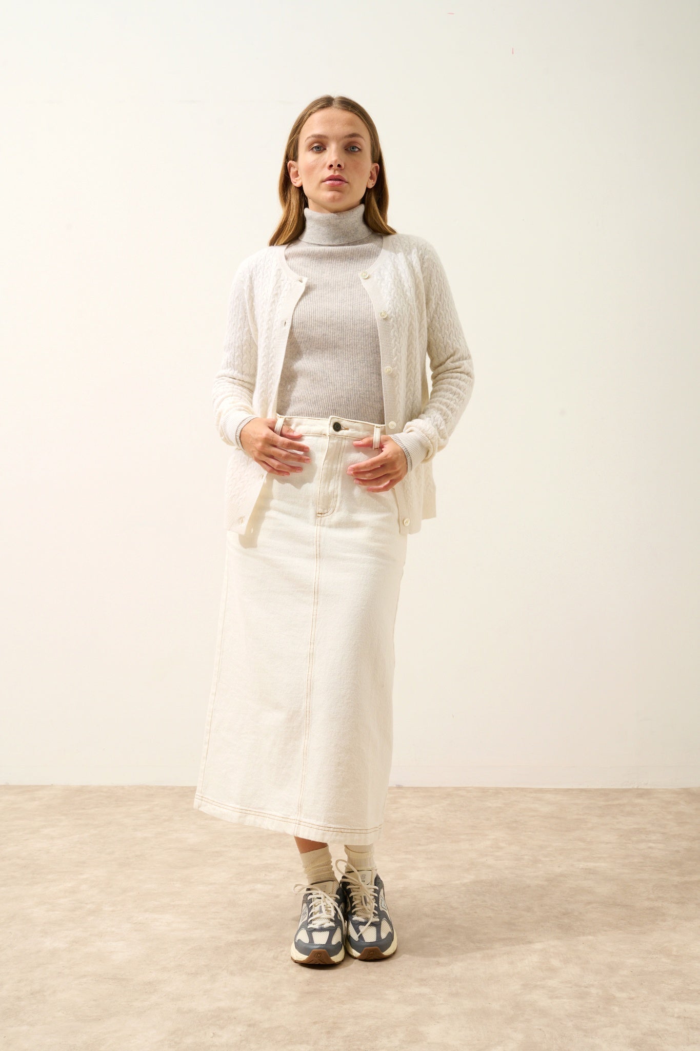 LAURA round neck cardigan