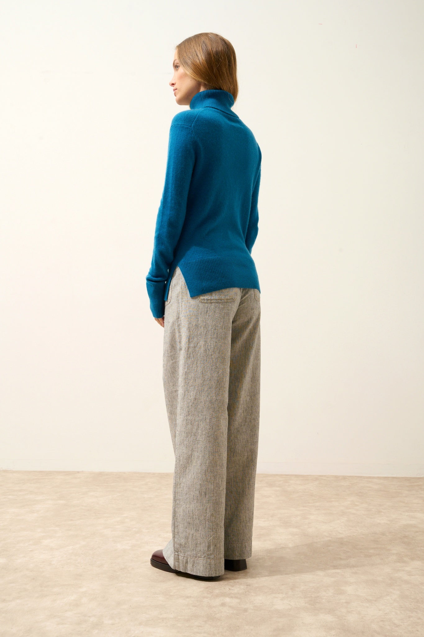 LEXIE pull col roulé paon