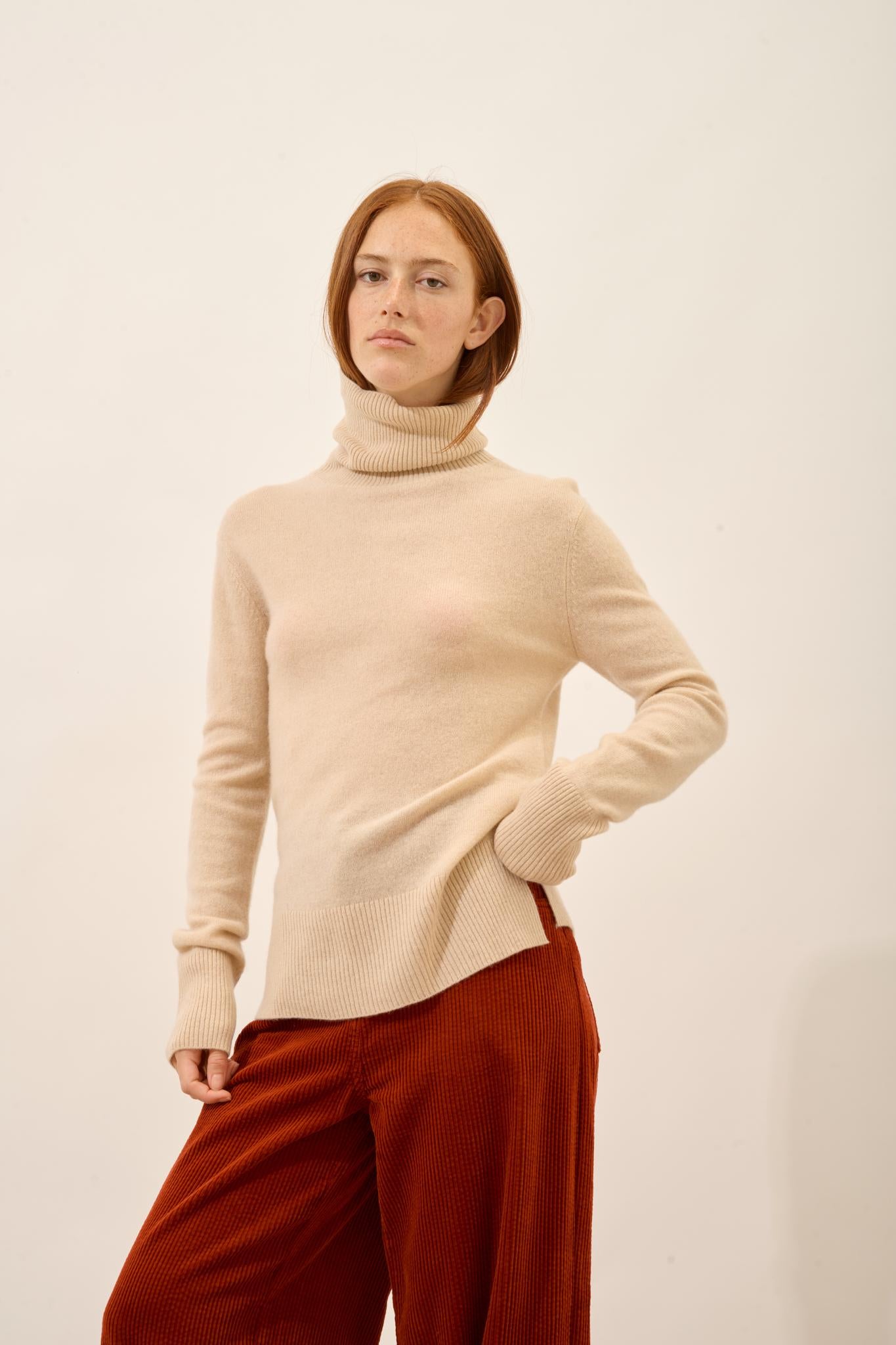 LEXIE pull col roulé sable