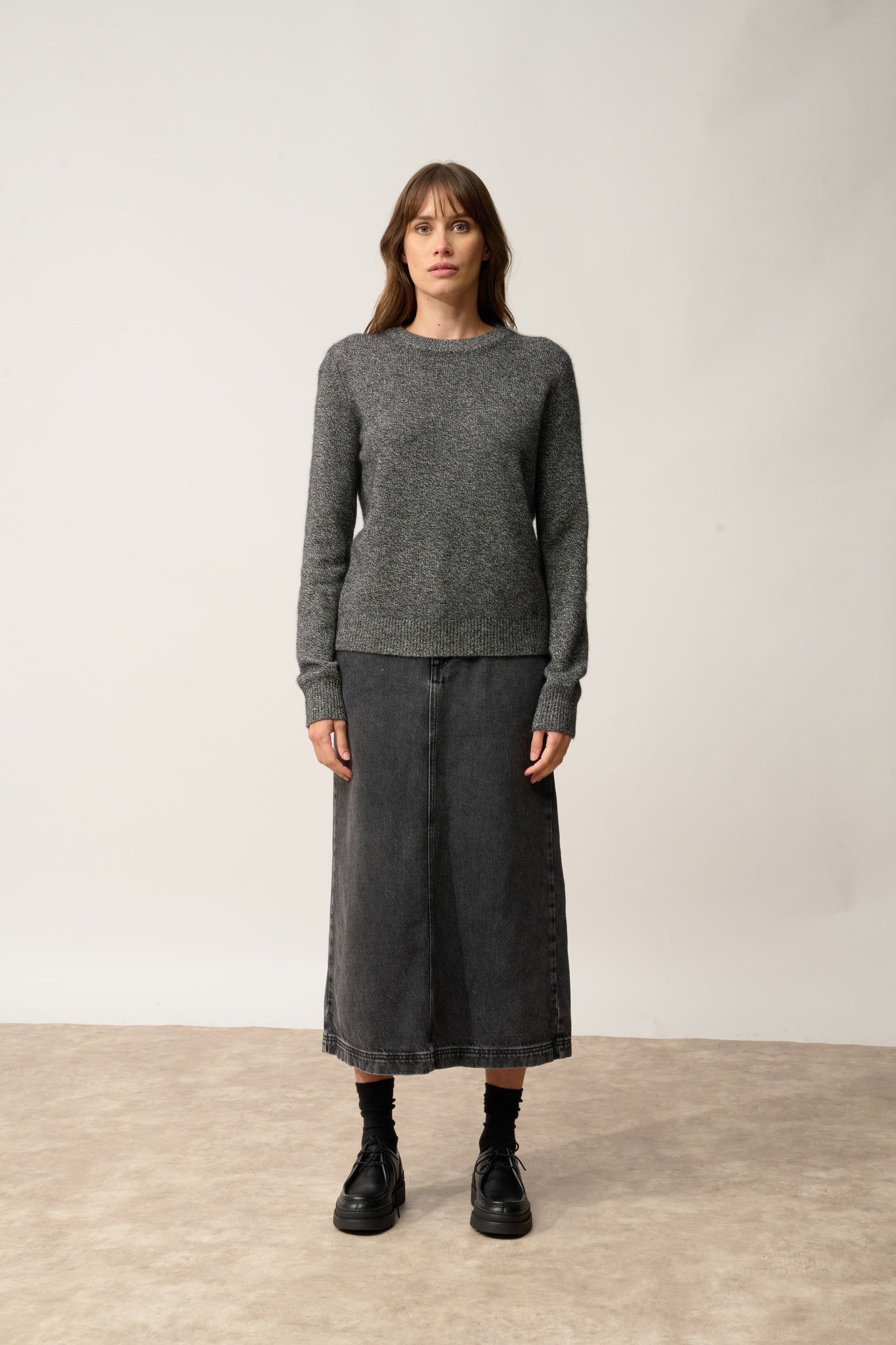 LEXINI black/white round neck sweater