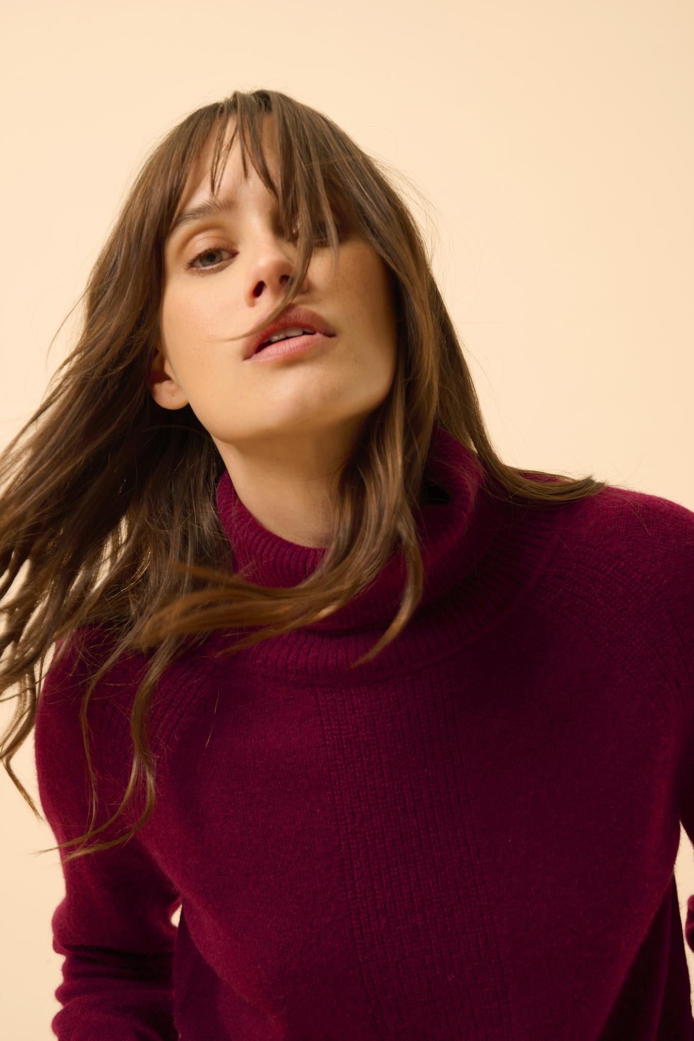 LILLY pull col roulé bordeaux