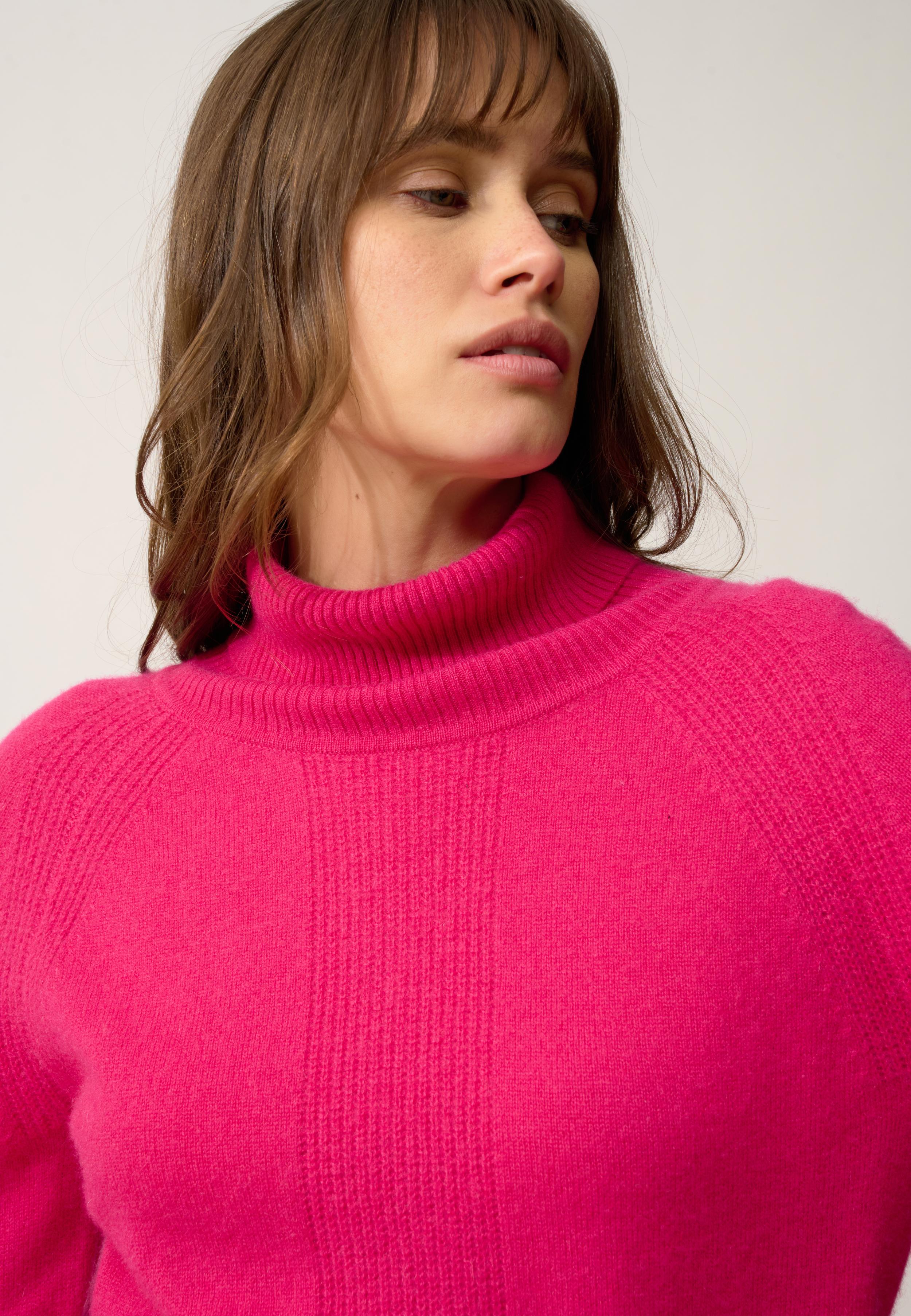 LILLY pull col roulé fuchsia