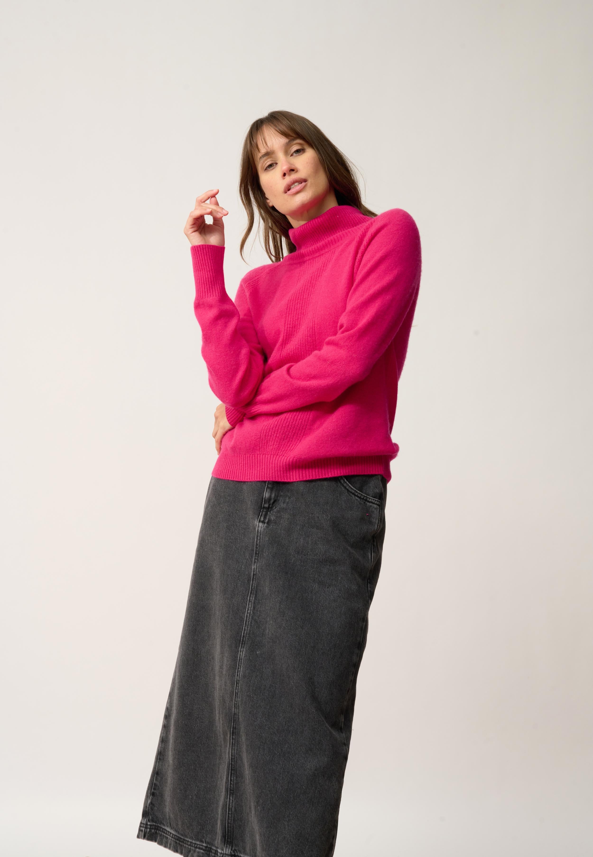LILLY pull col roulé fuchsia