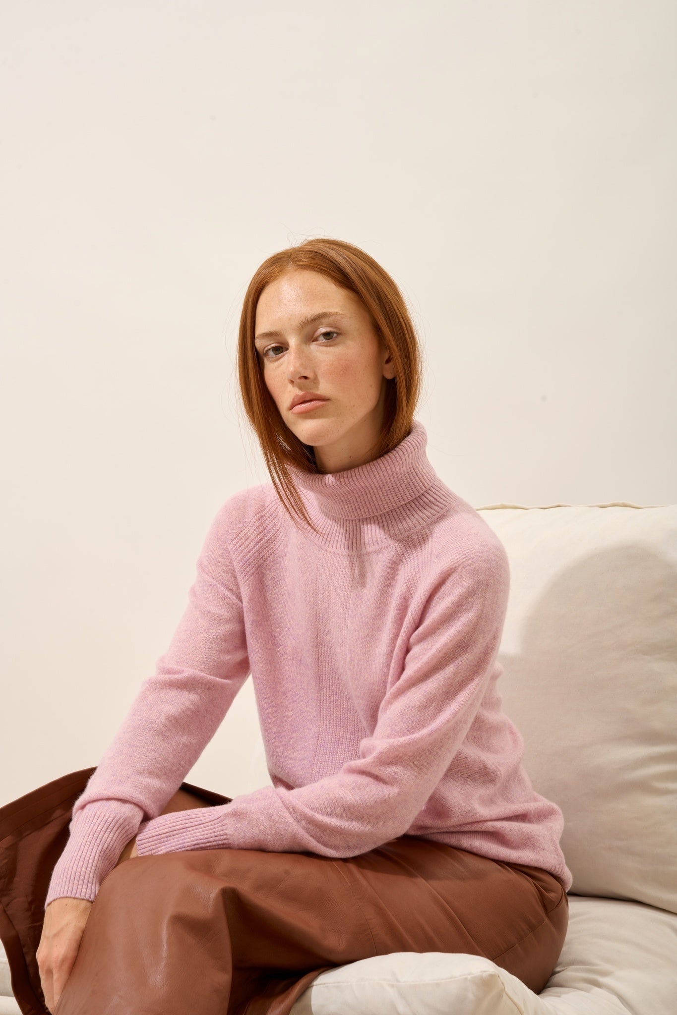 LILLY pull col roulé guimauve chiné