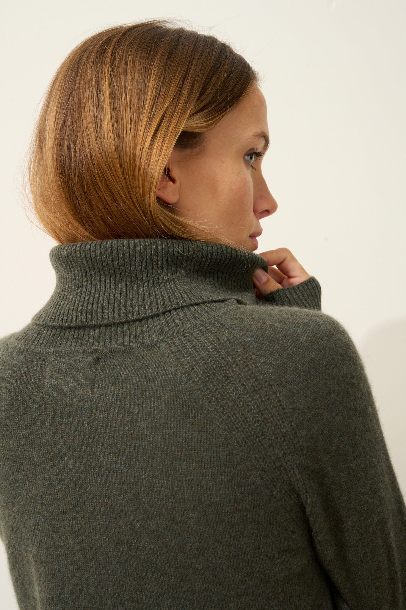 LILLY pull col roulé kaki chiné