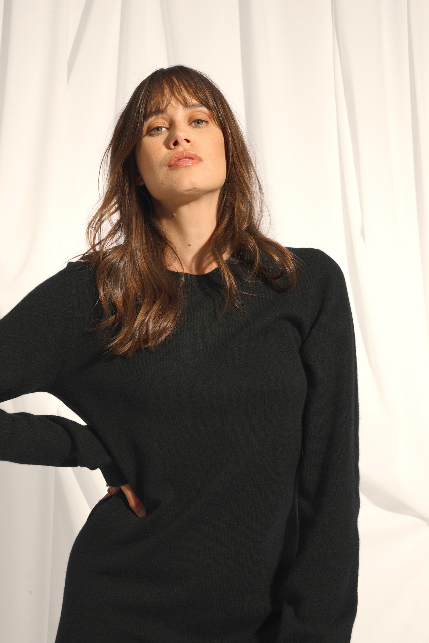 LINA black round-neck dress