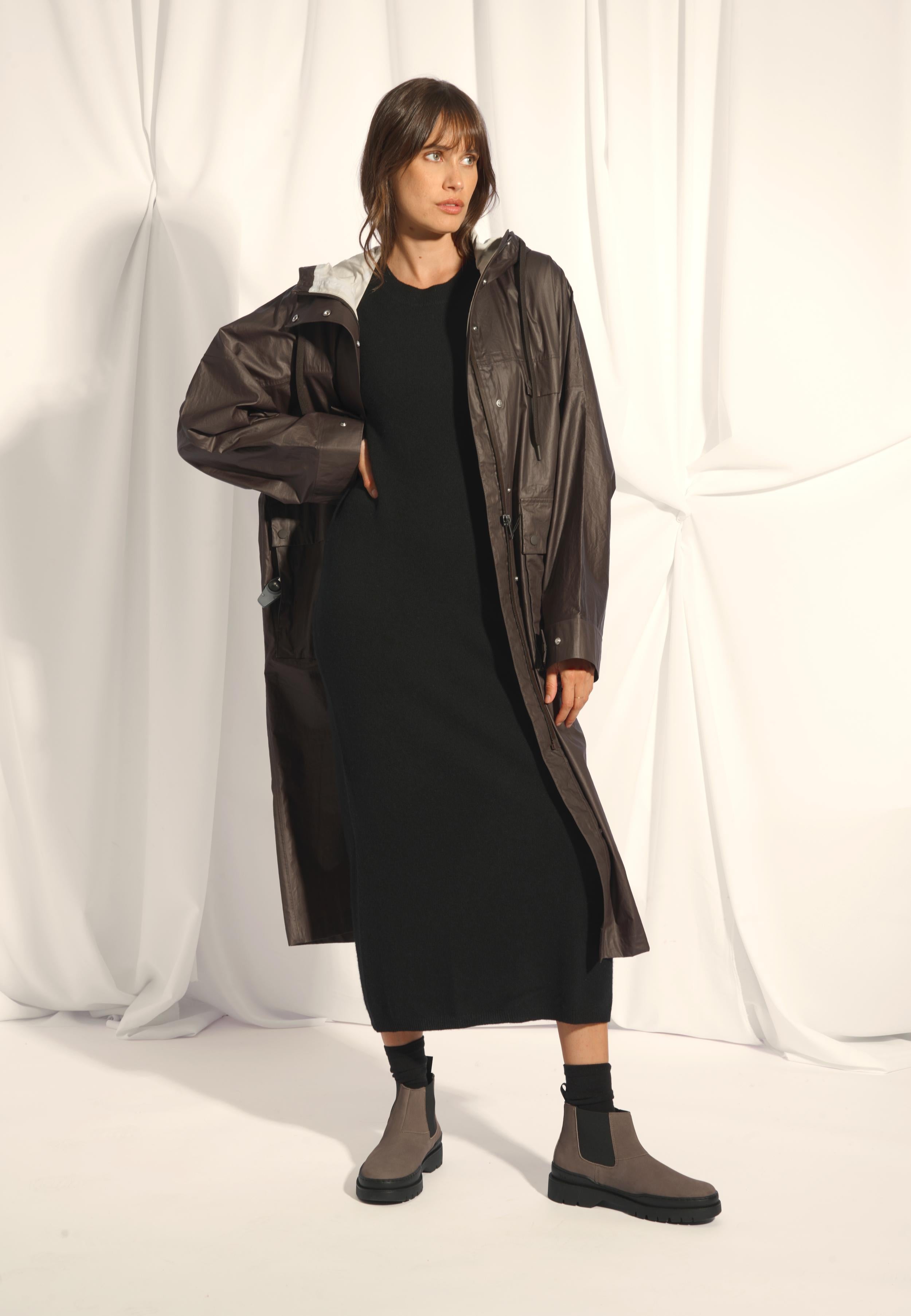 LINA black round-neck dress