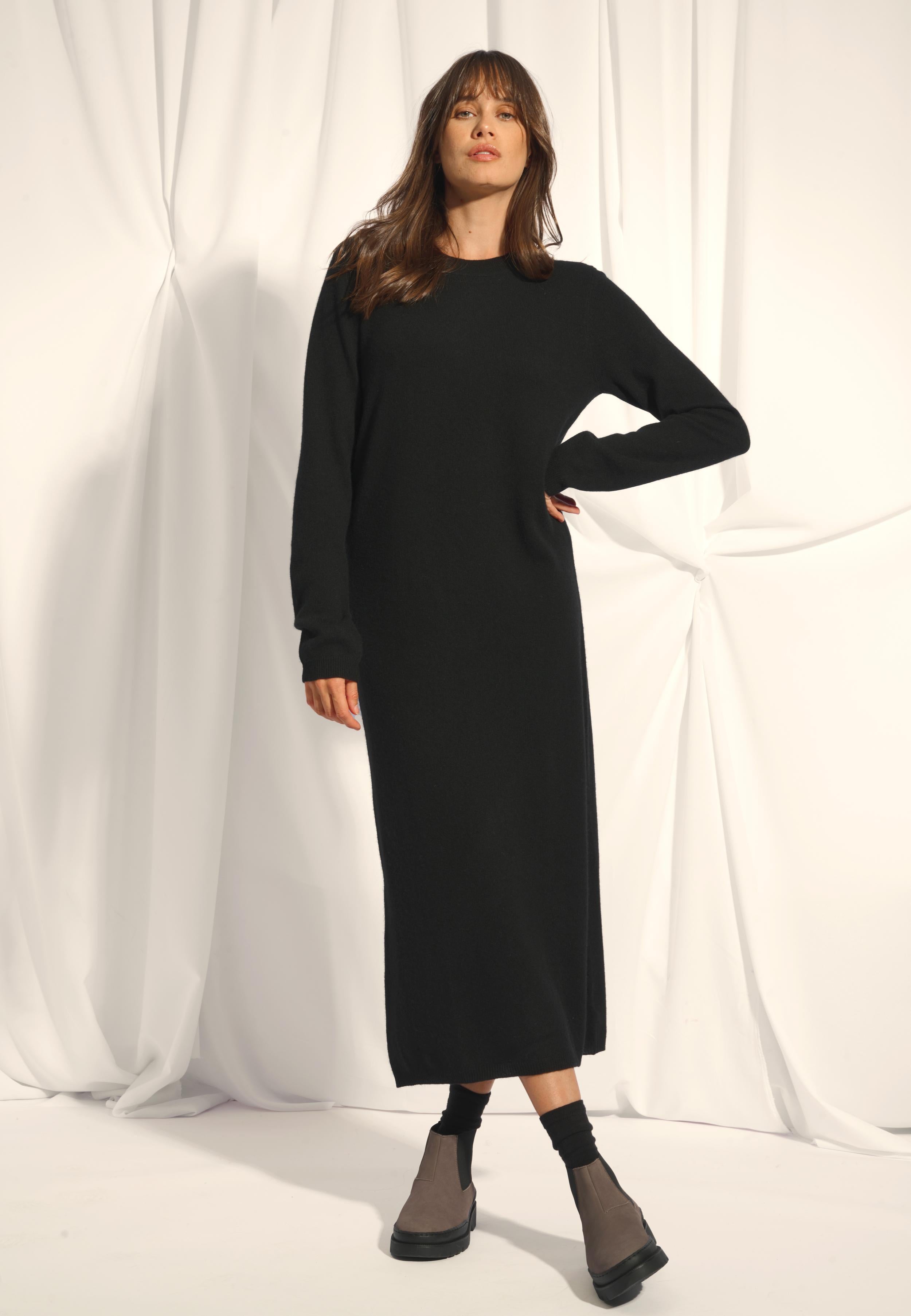 LINA black round-neck dress