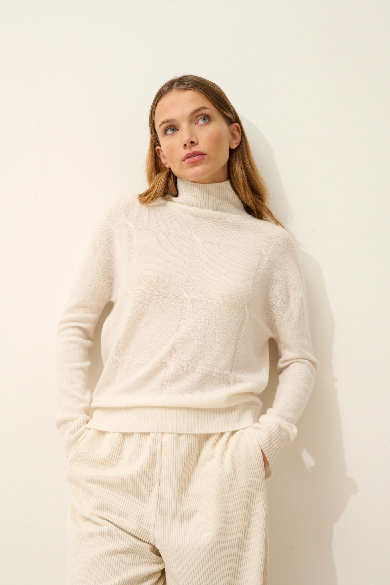 LORALIA pull col roulé ivoire