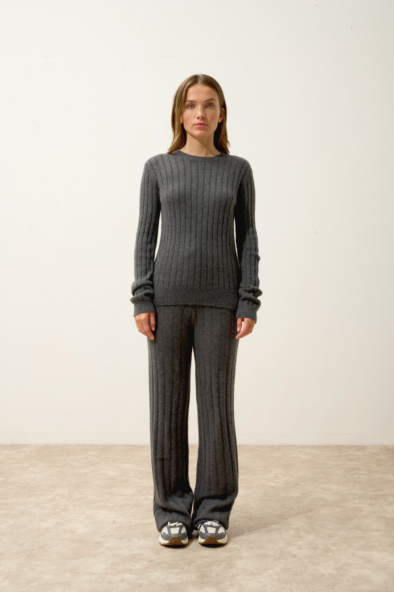 lorana pull col rond 4 fils anthracite chiné 100% cachemire