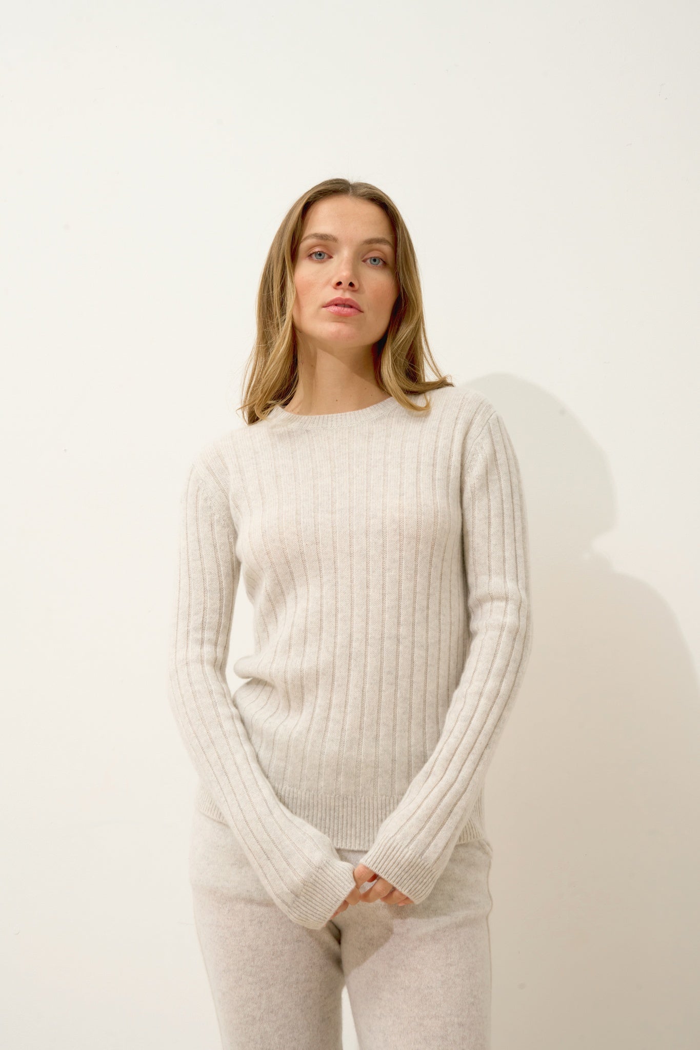 LORANA pull col rond 4 fils gris perle chiné