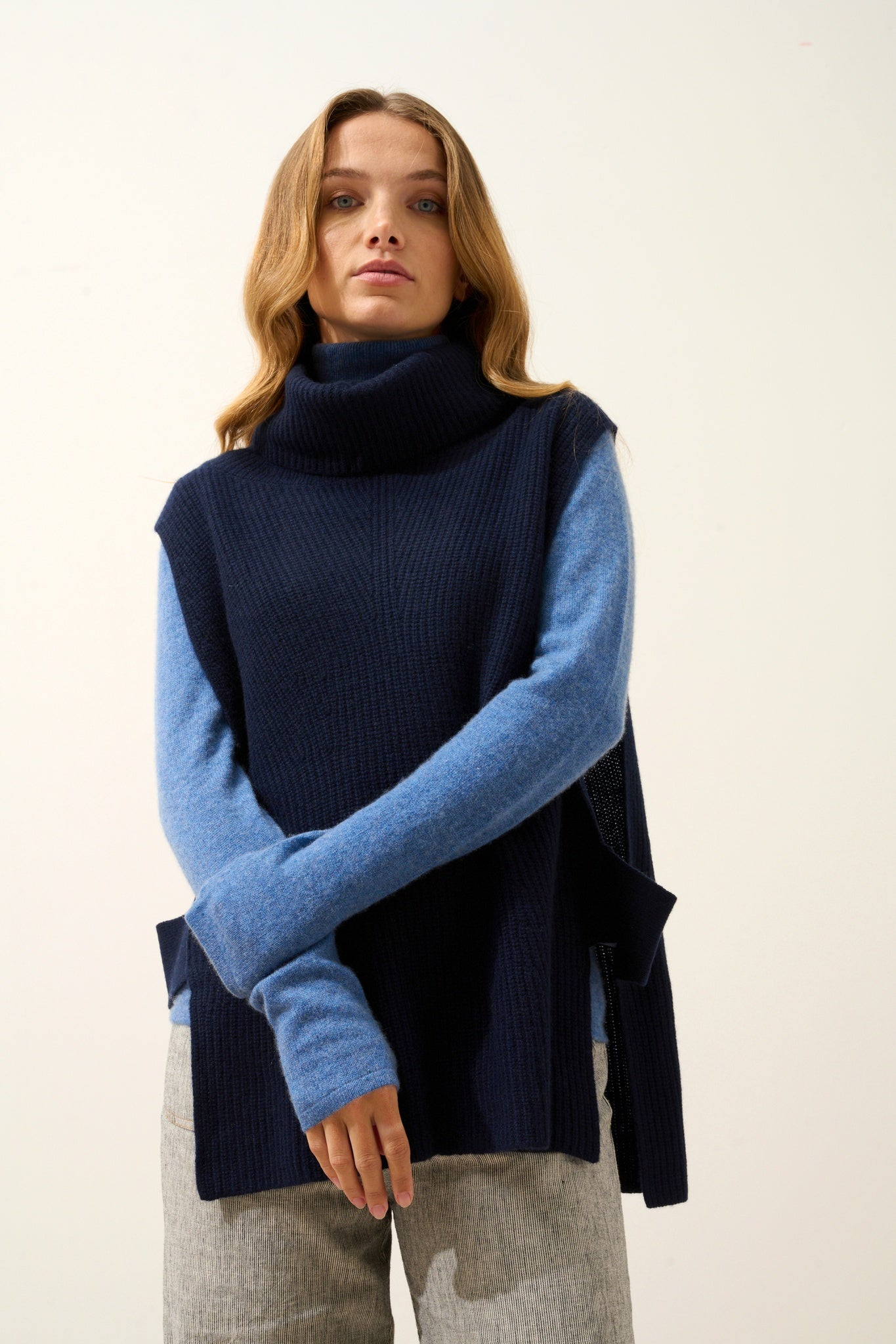 LOU cape col roulé navy