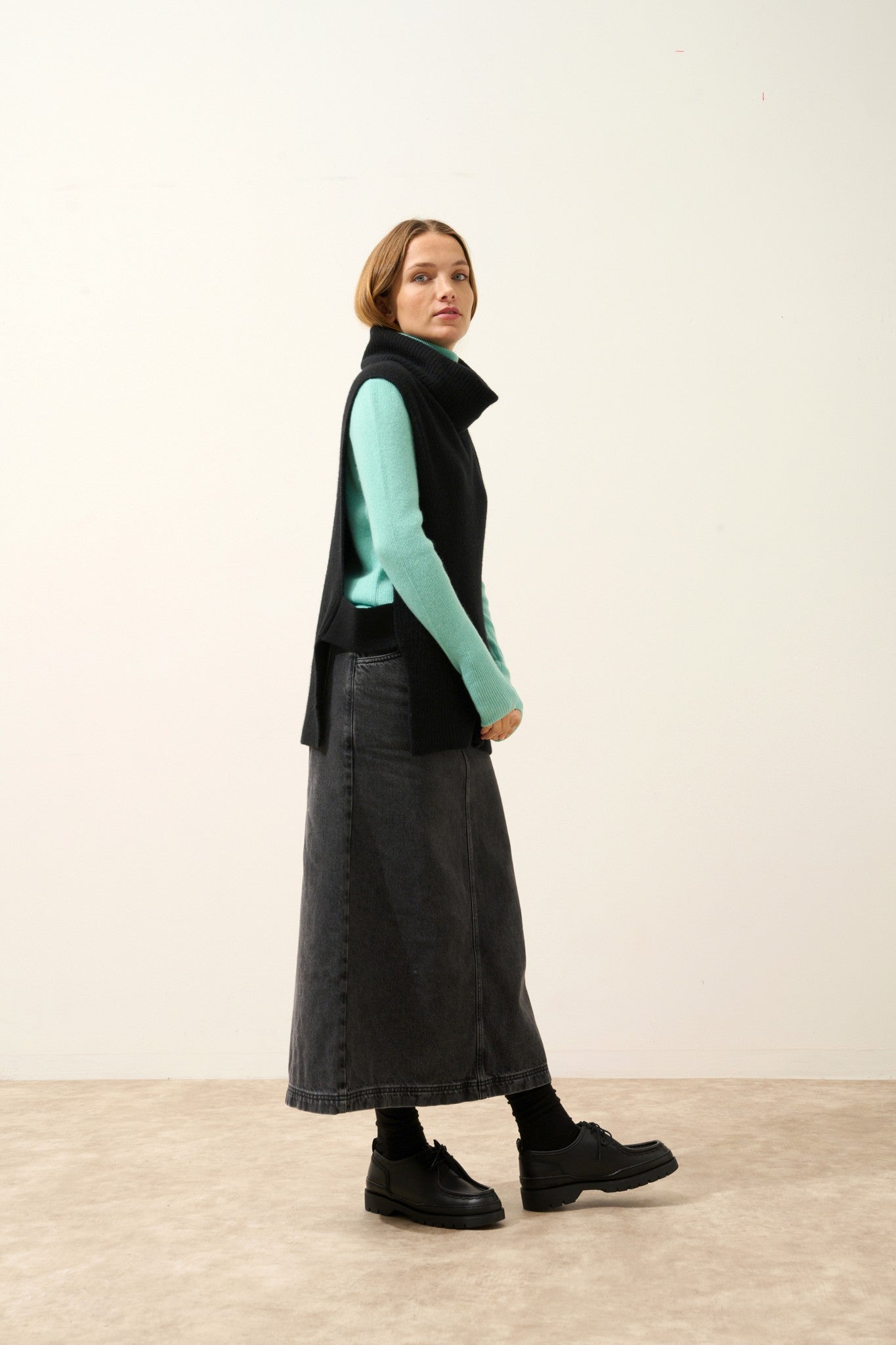 lou cape col roulé noir