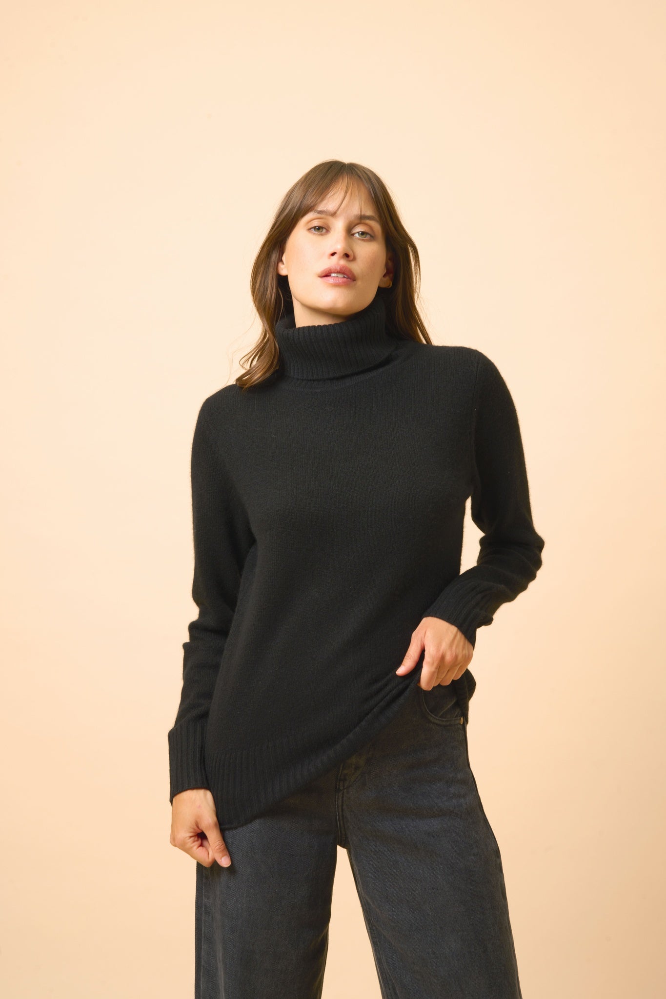 LUCIE pull col roulé noir