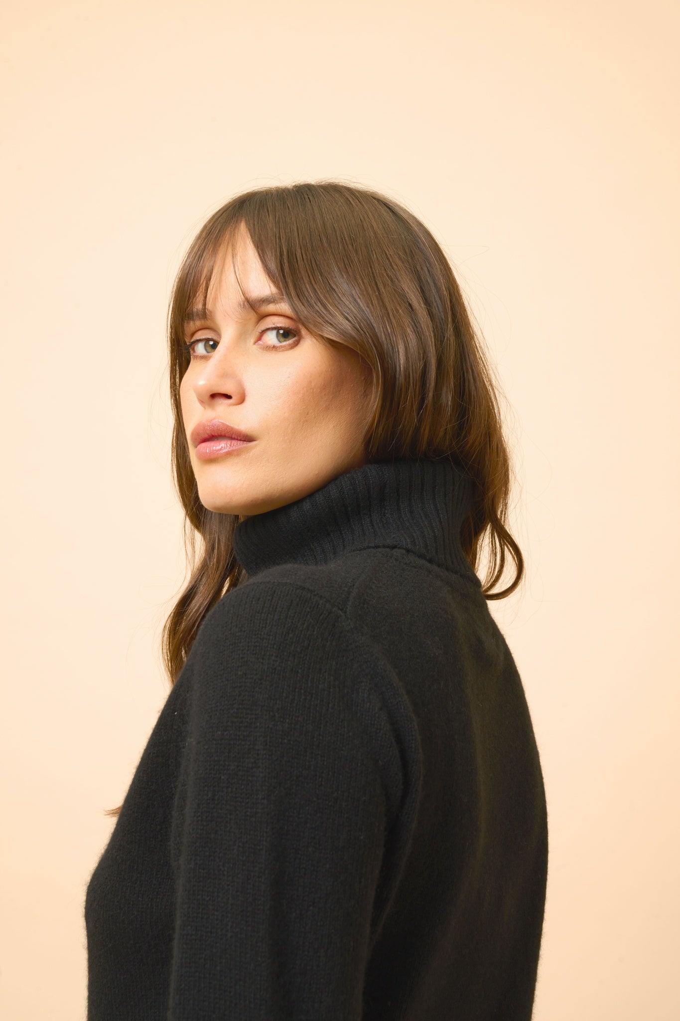 LUCIE pull col roulé noir