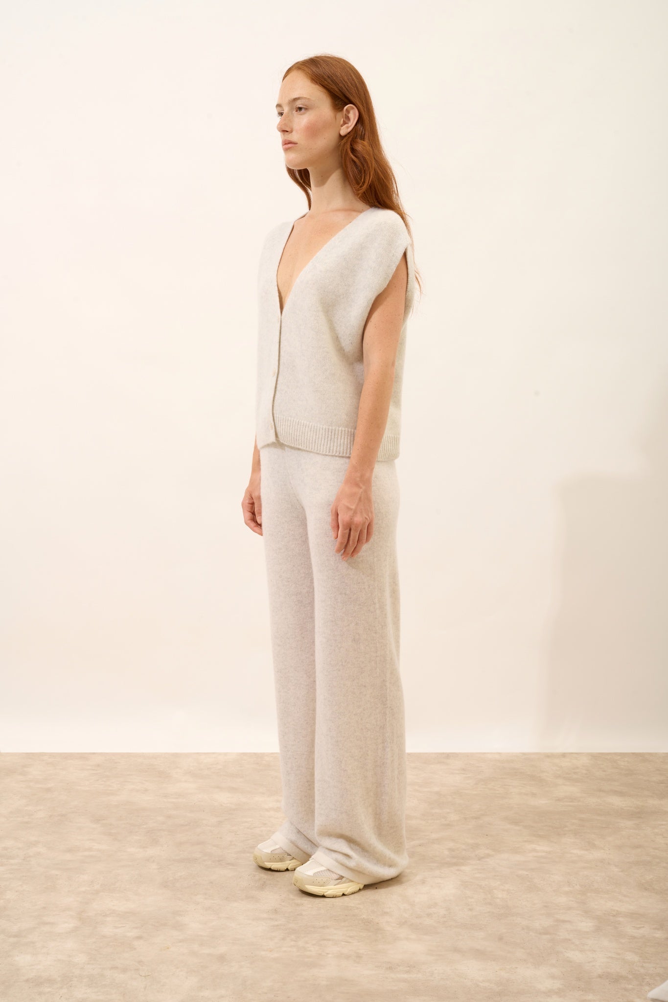 LUCINDA cardigan col v sans manches 6 fils gris perle chiné